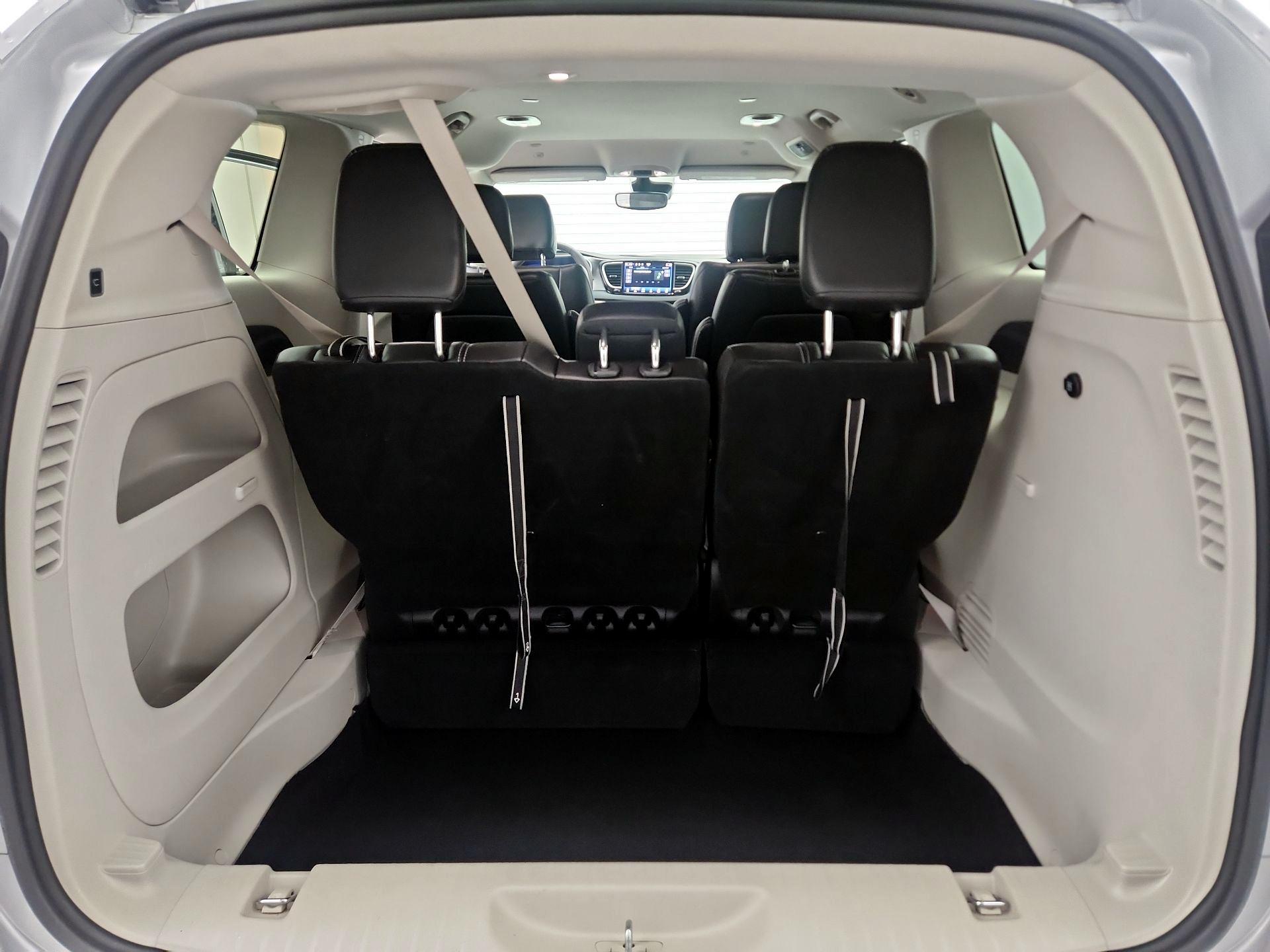 Thumbnail: 2024 Chrysler Pacifica - 20