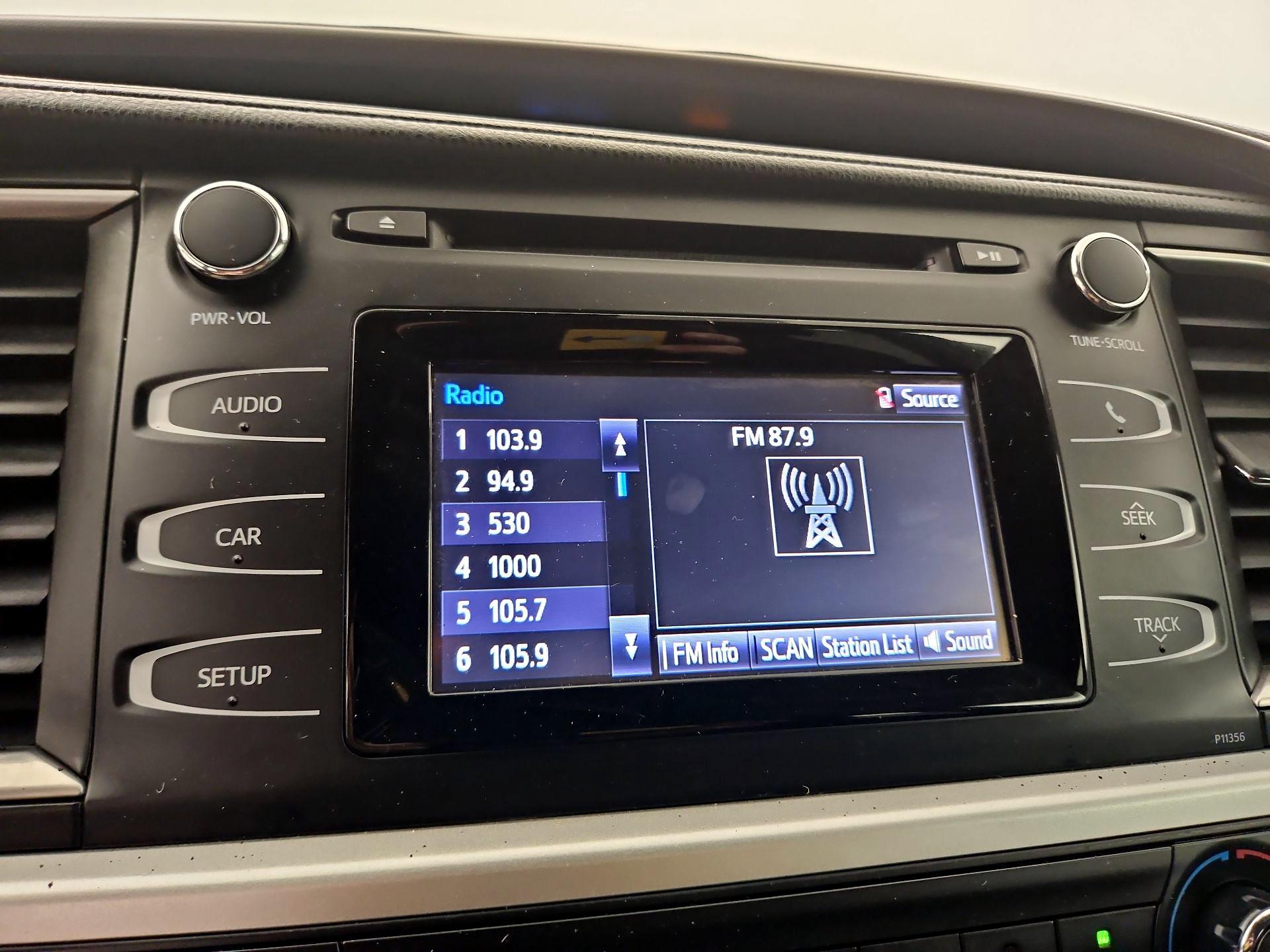 Thumbnail: 2018 Toyota Highlander - 15