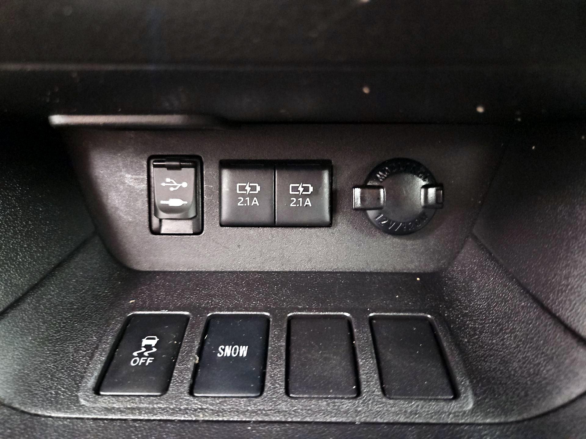 Thumbnail: 2018 Toyota Highlander - 18