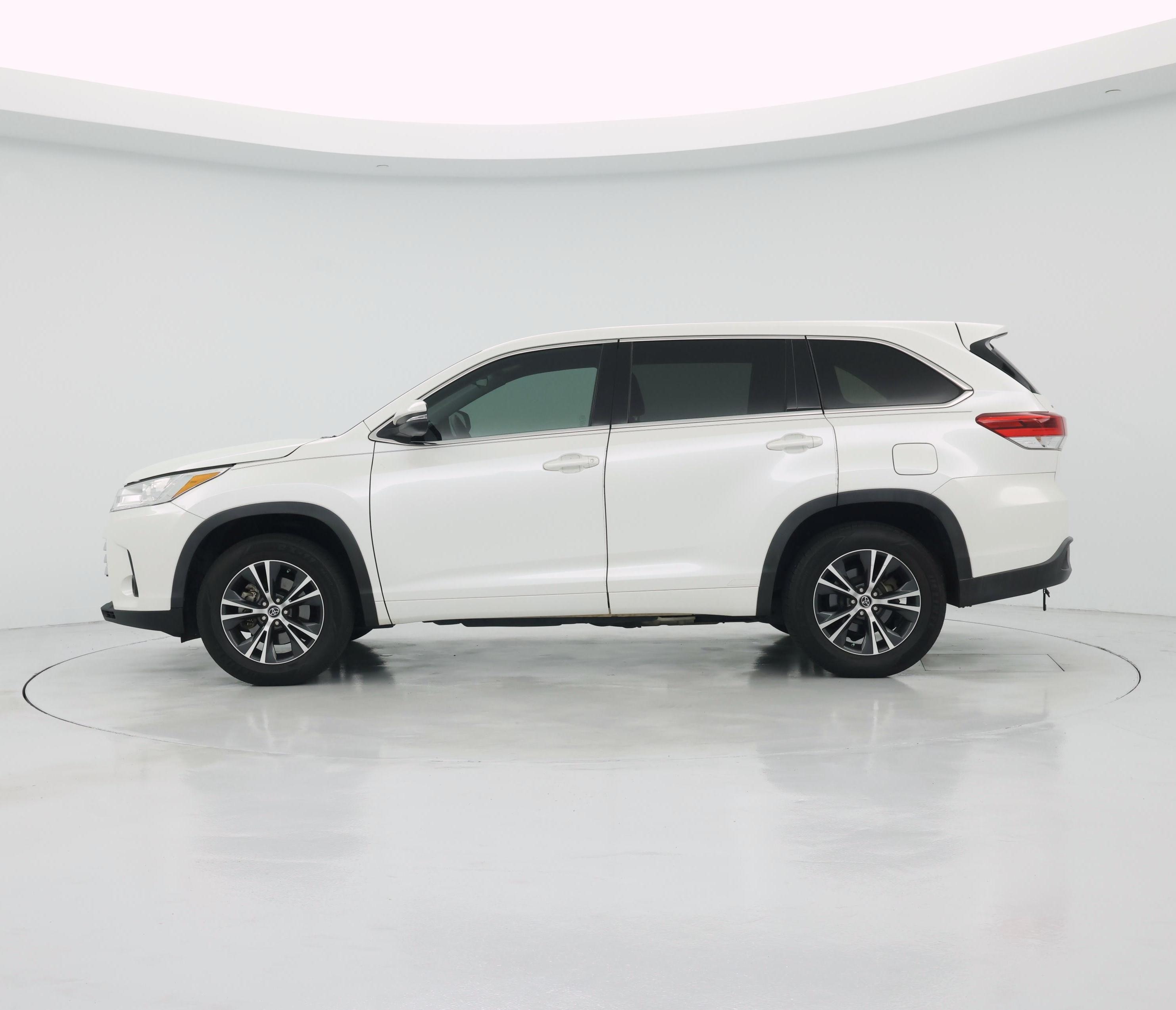 Thumbnail: 2018 Toyota Highlander - 3