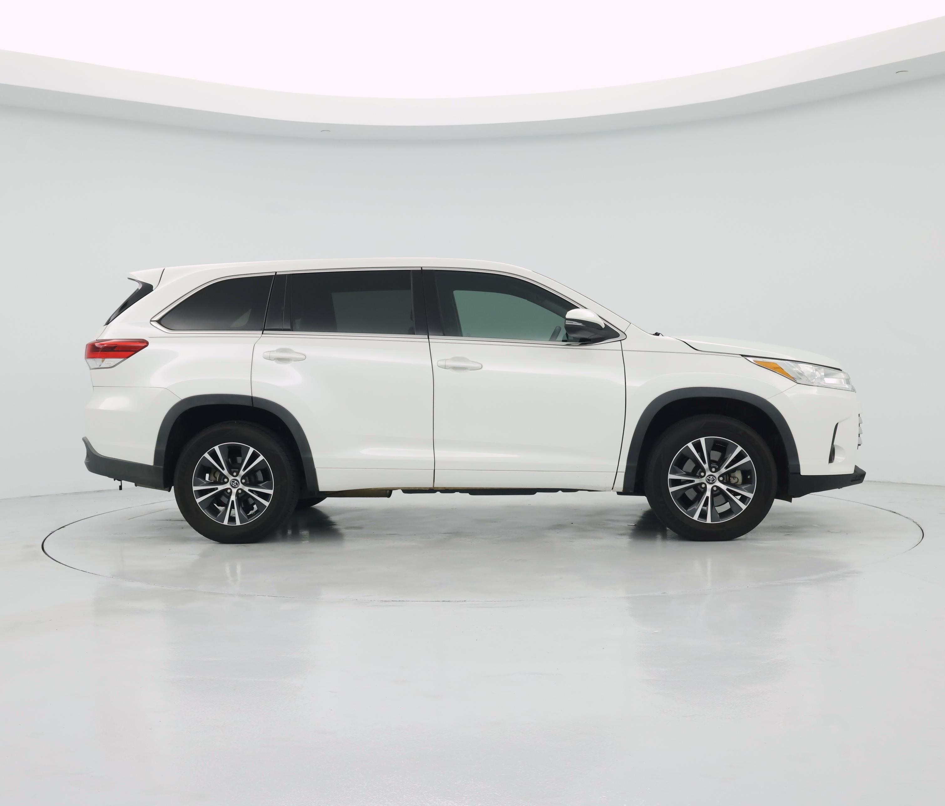 Thumbnail: 2018 Toyota Highlander - 7