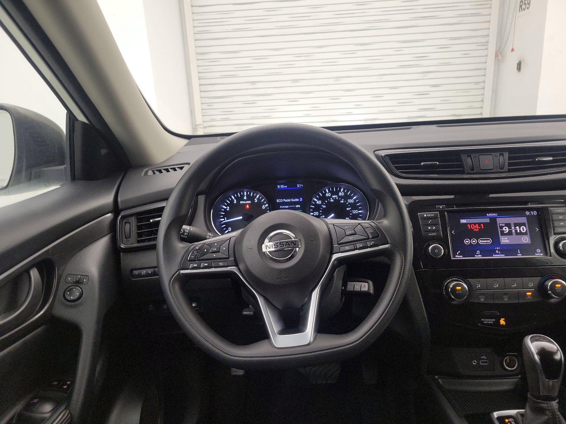 Thumbnail: 2020 Nissan Rogue - 10