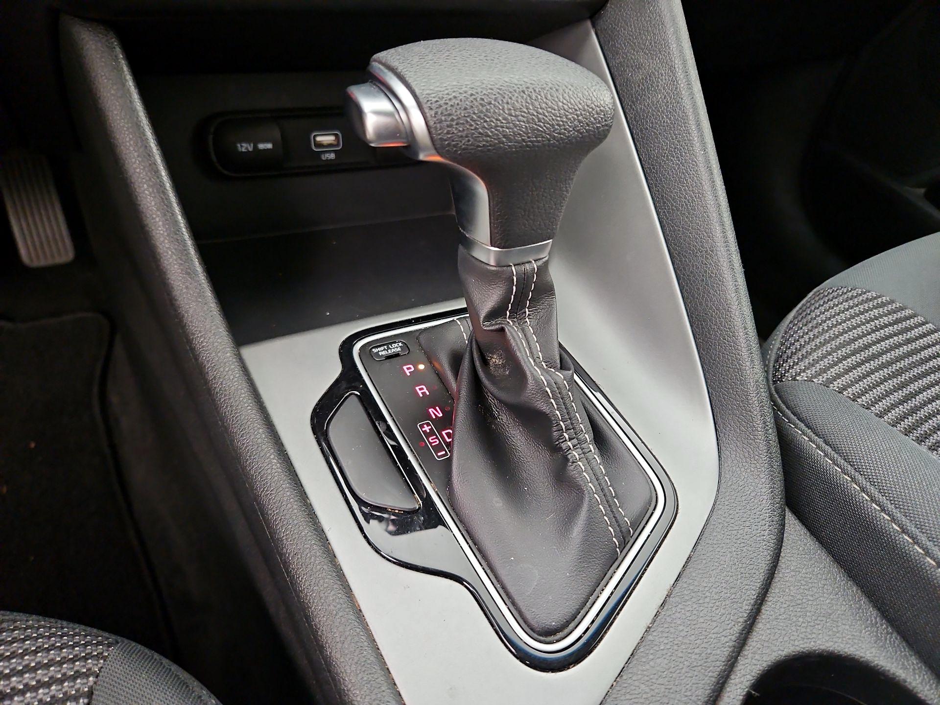 Thumbnail: 2020 Kia Niro - 17