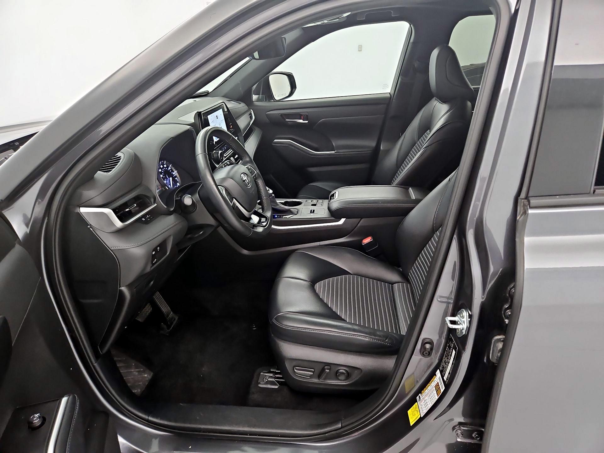 Thumbnail: 2024 Toyota Highlander - 11