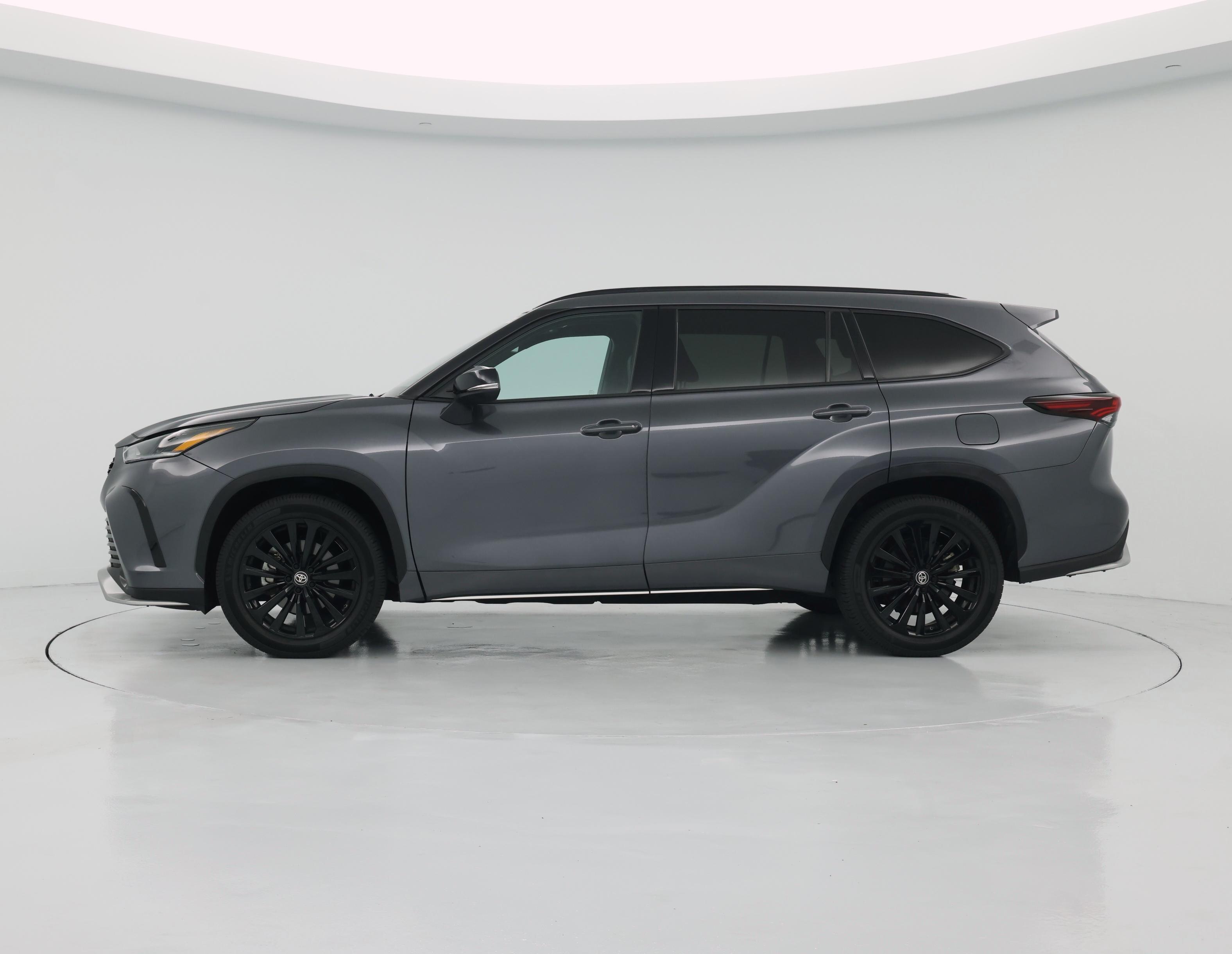 Thumbnail: 2024 Toyota Highlander - 3