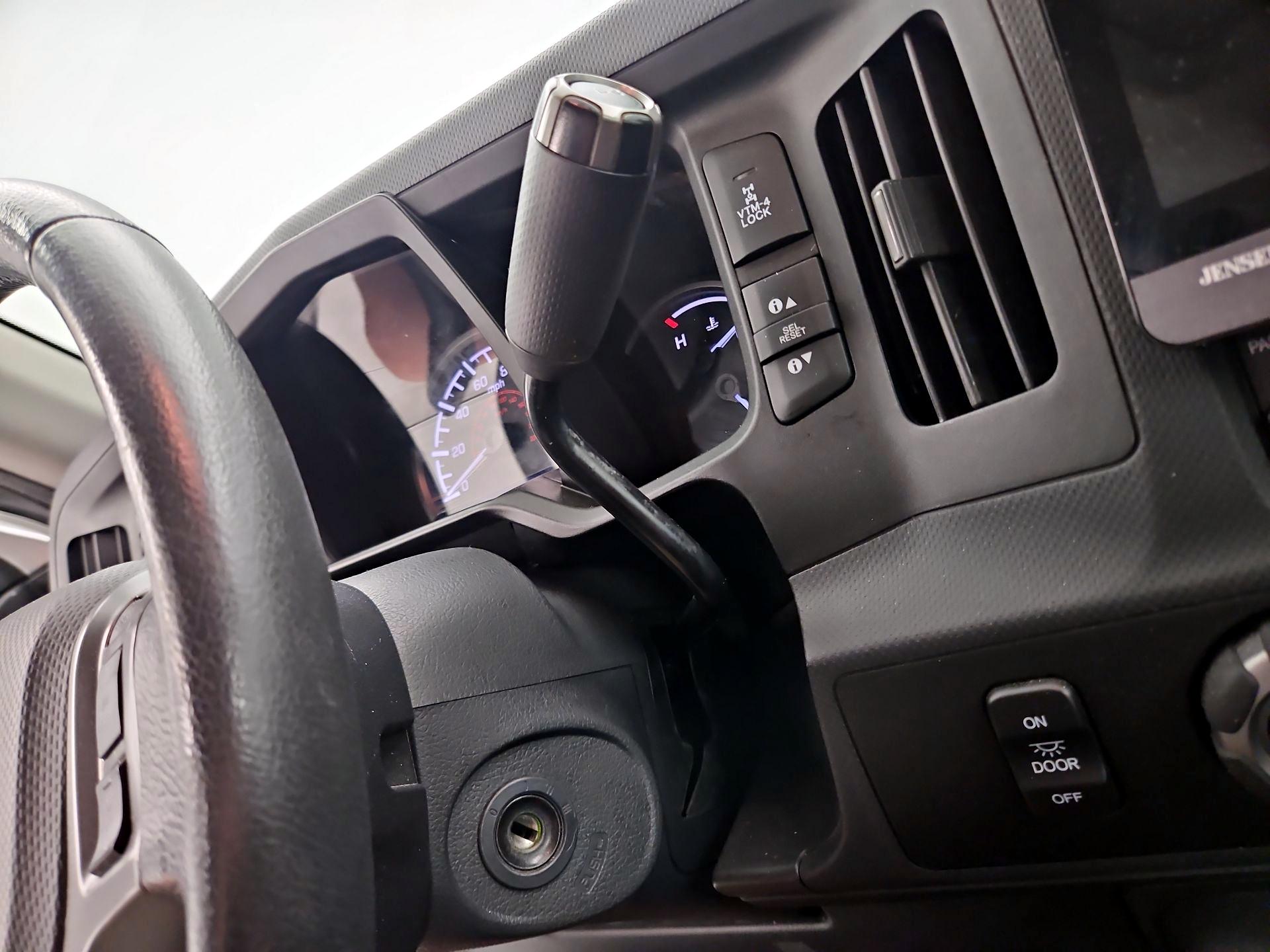 Thumbnail: 2014 Honda Ridgeline - 17