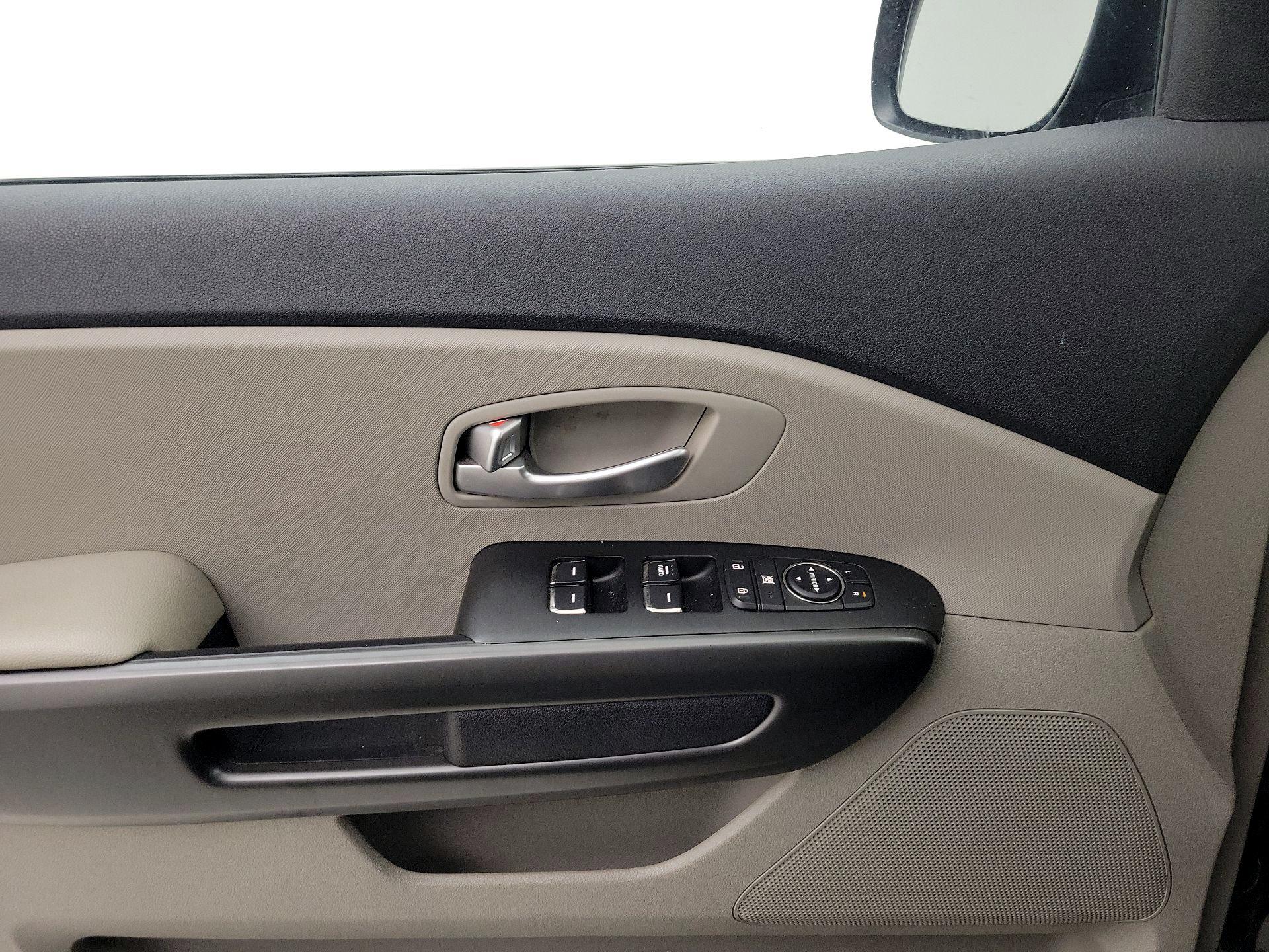Thumbnail: 2019 Kia Sedona - 12