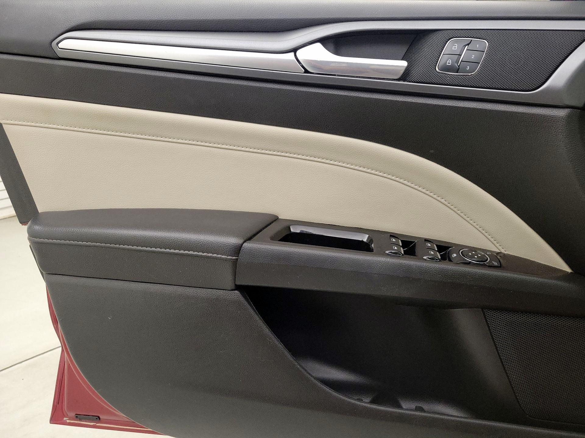 Thumbnail: 2016 Ford Fusion - 12