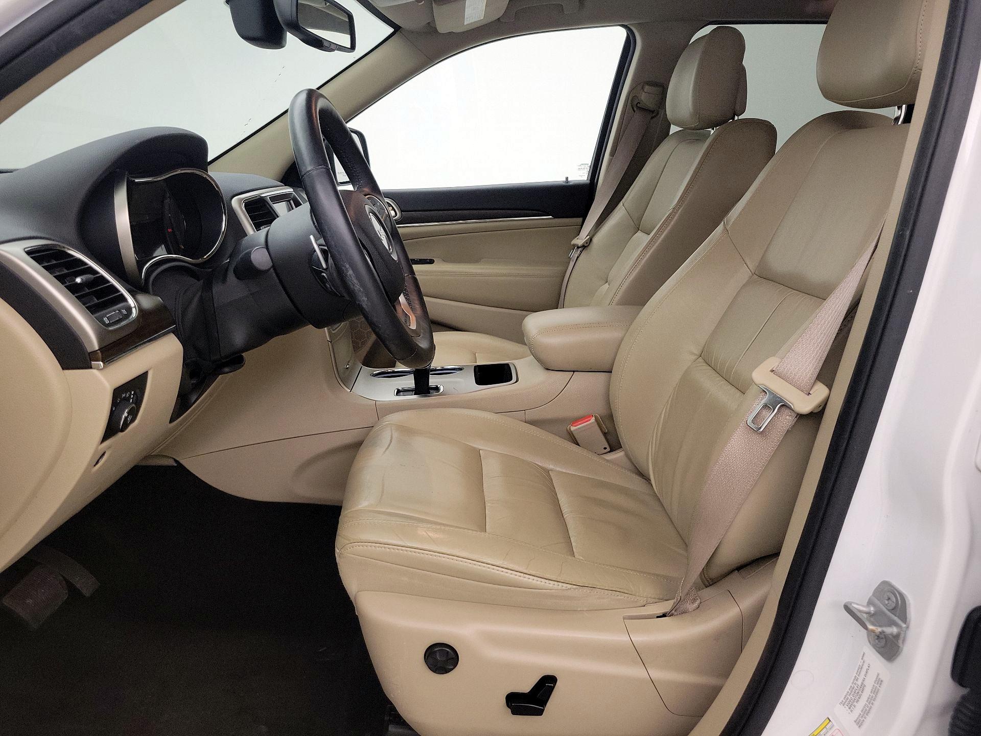 Thumbnail: 2015 Jeep Grand Cherokee - 11