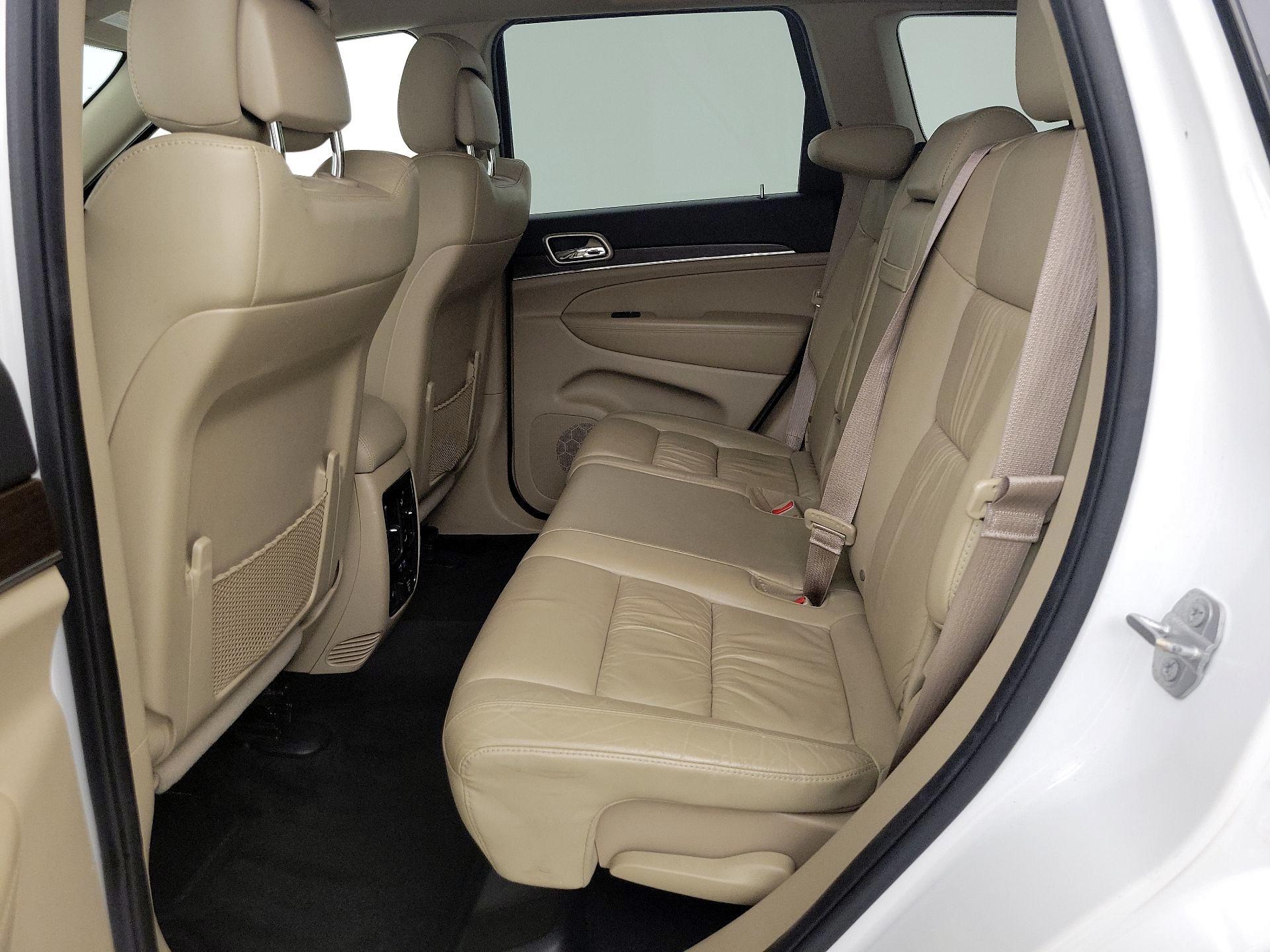 Thumbnail: 2015 Jeep Grand Cherokee - 20