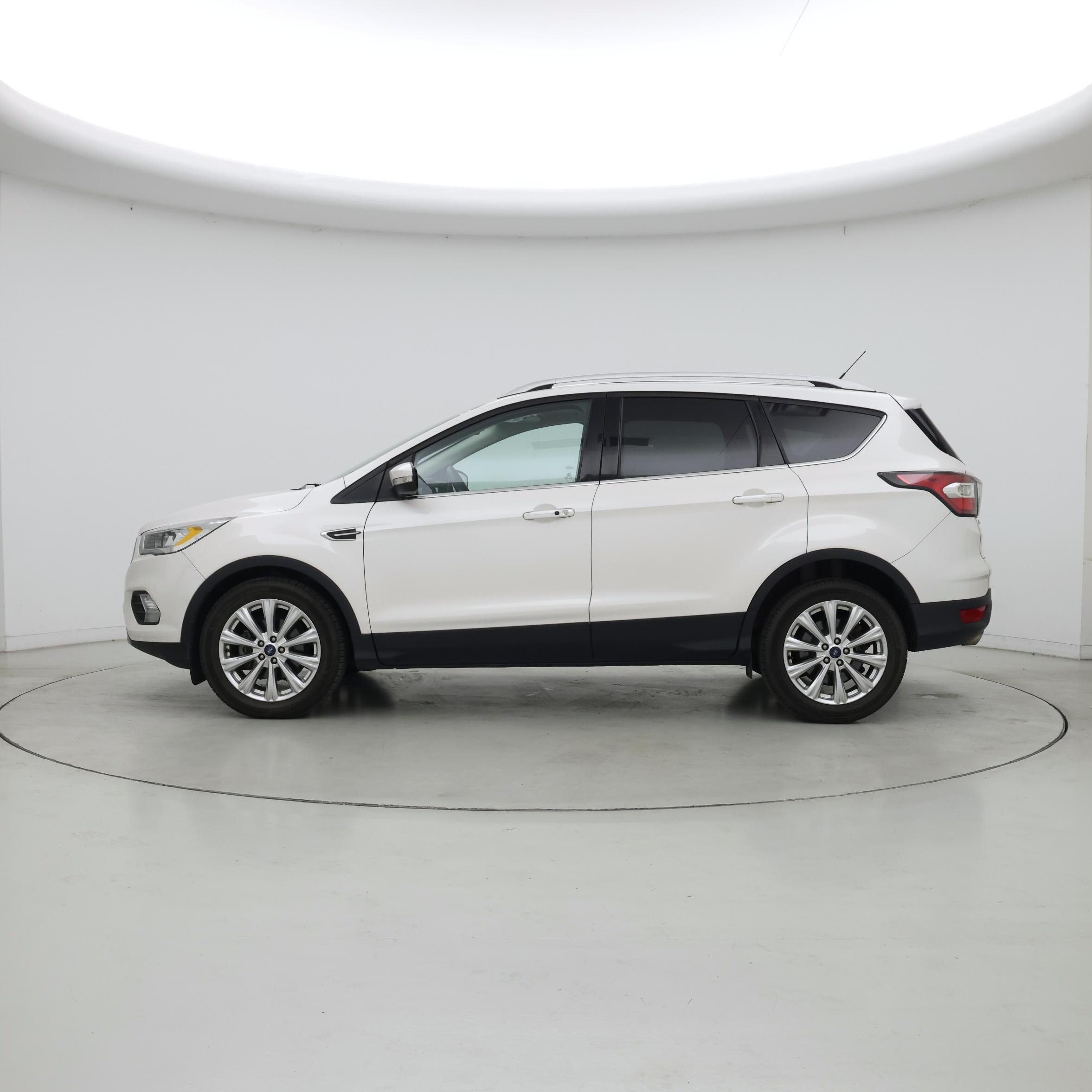 Thumbnail: 2017 Ford Escape - 3