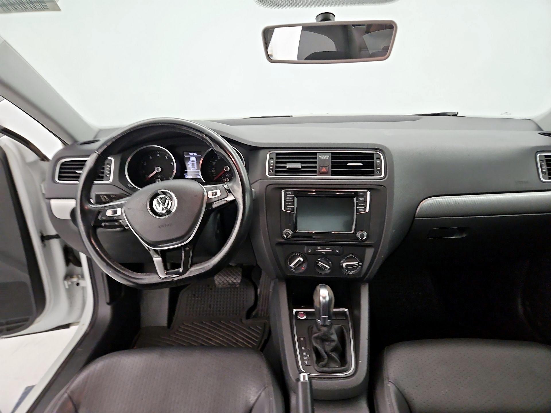 Thumbnail: 2017 Volkswagen Jetta - 9