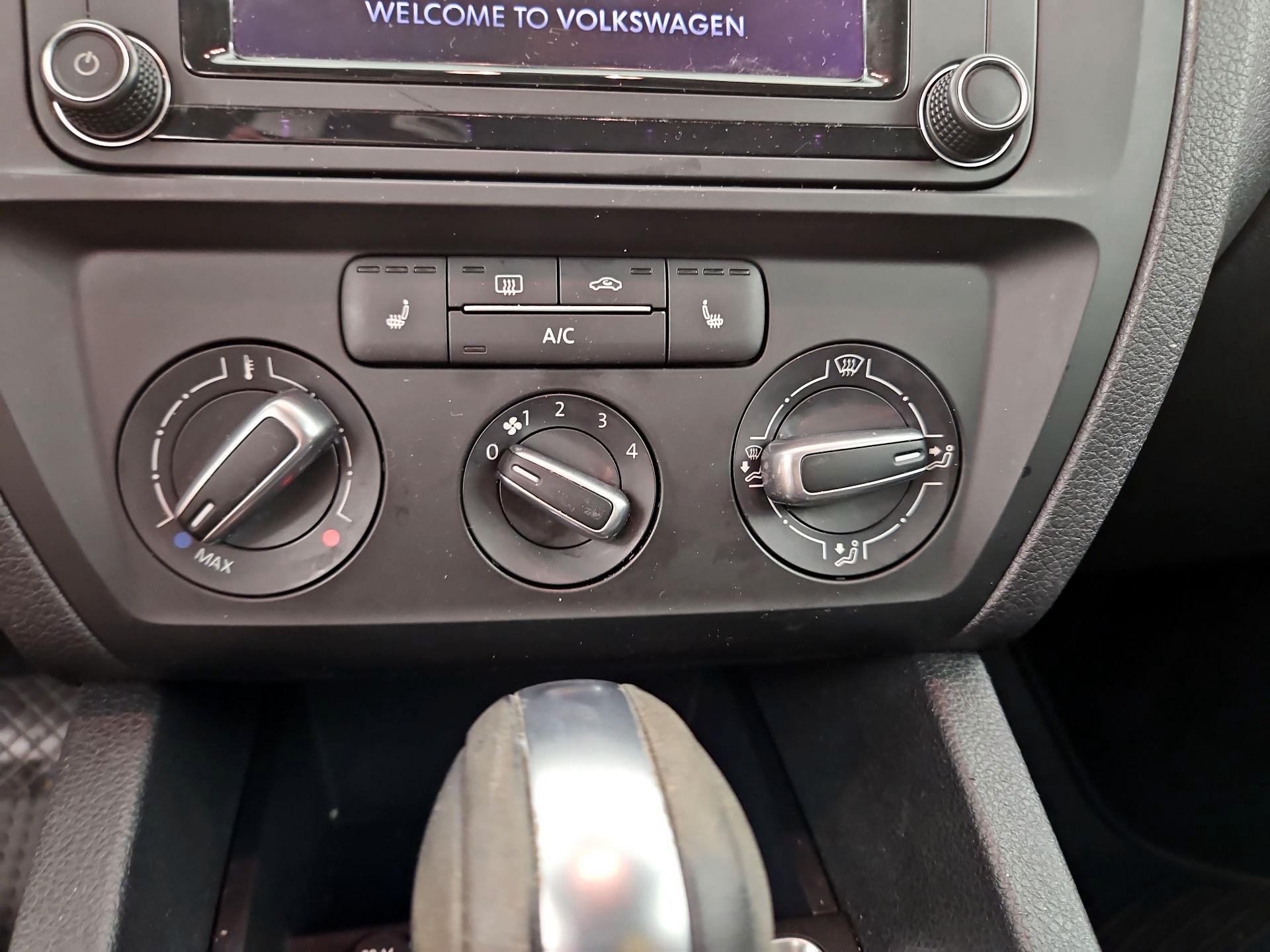 Thumbnail: 2017 Volkswagen Jetta - 16