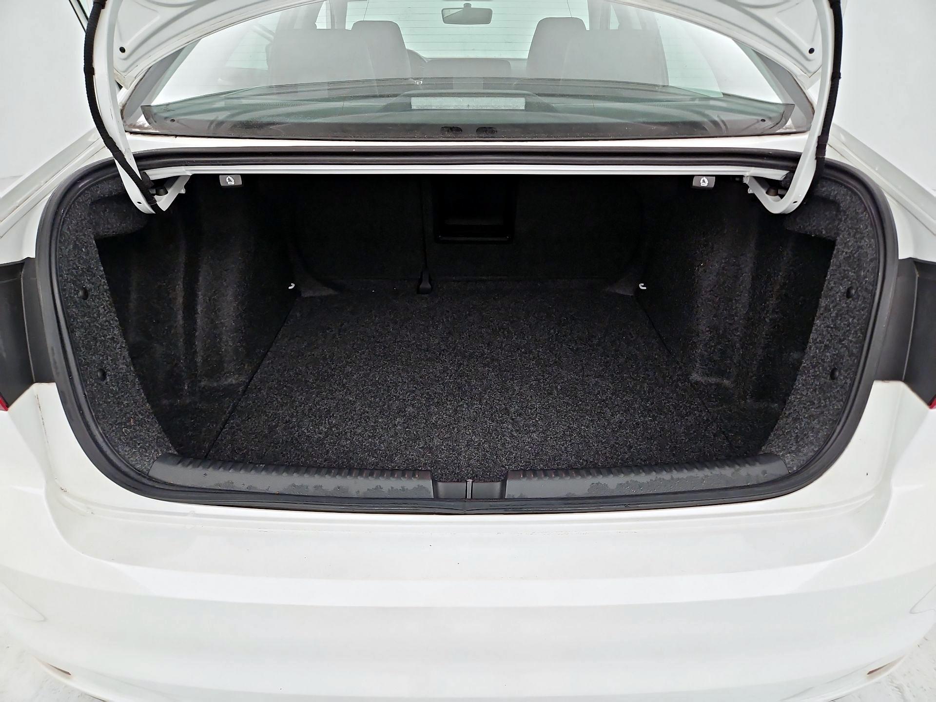 Thumbnail: 2017 Volkswagen Jetta - 20