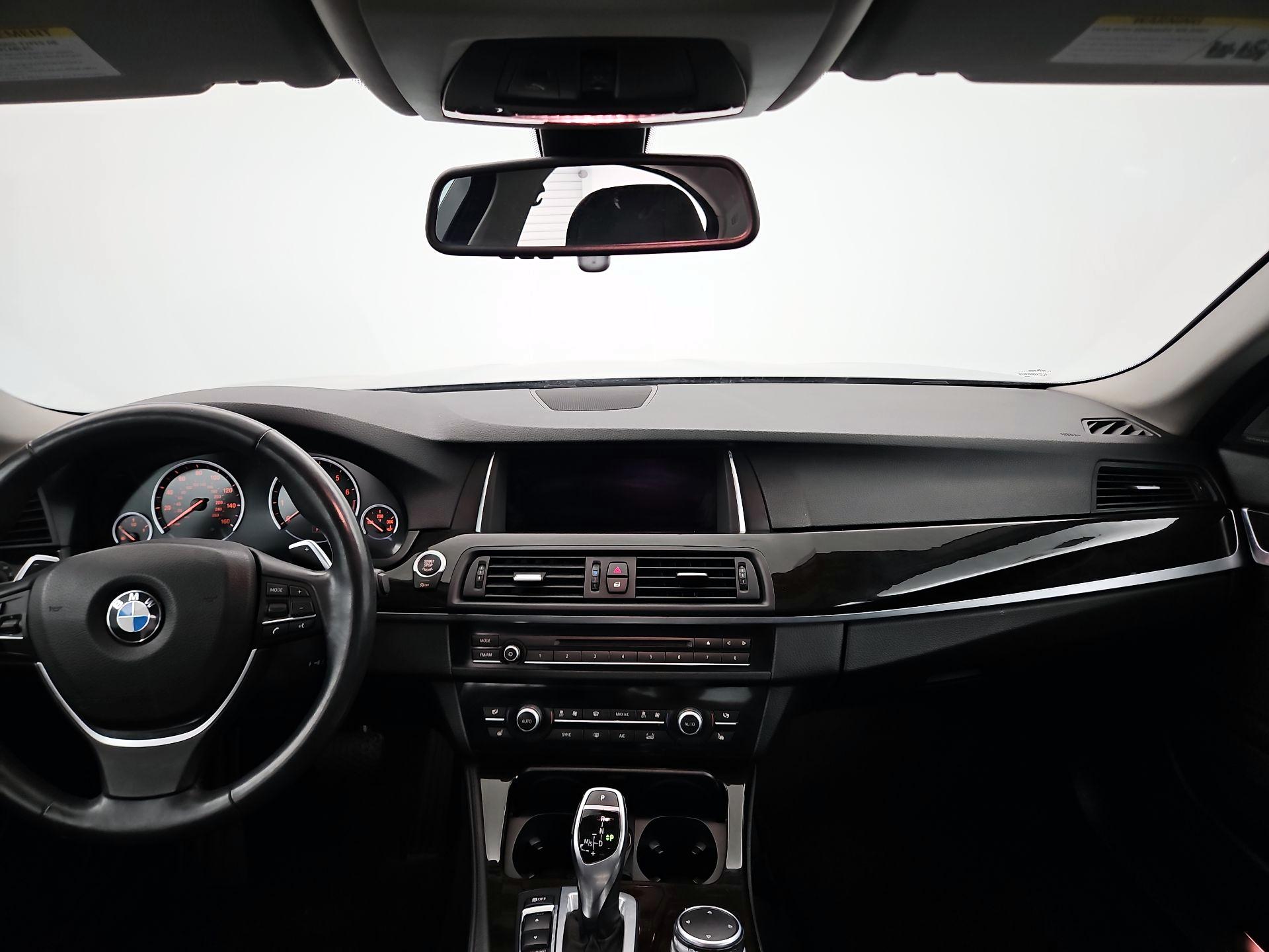 Thumbnail: 2016 BMW 5 Series - 9