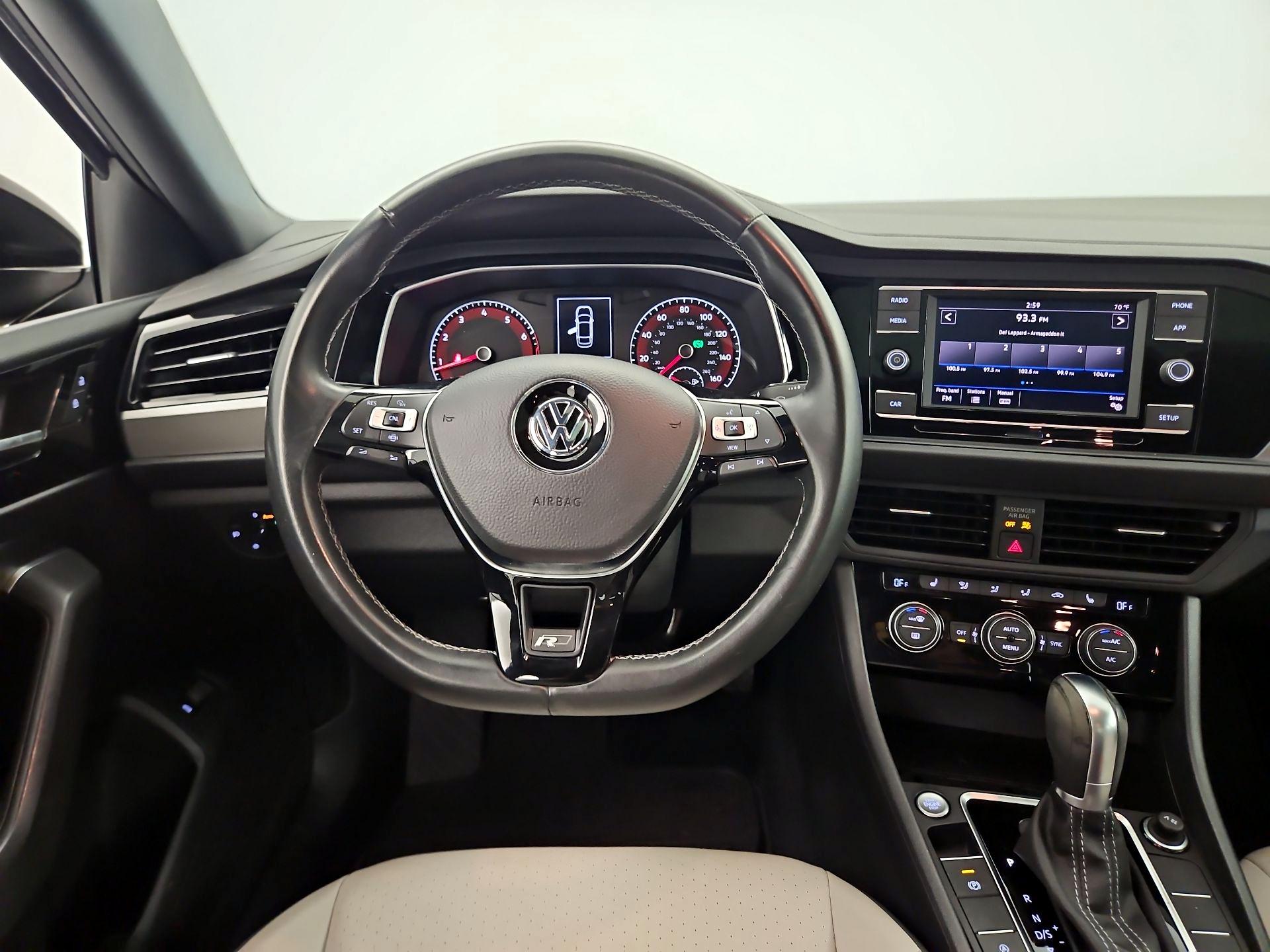 Thumbnail: 2019 Volkswagen Jetta - 10