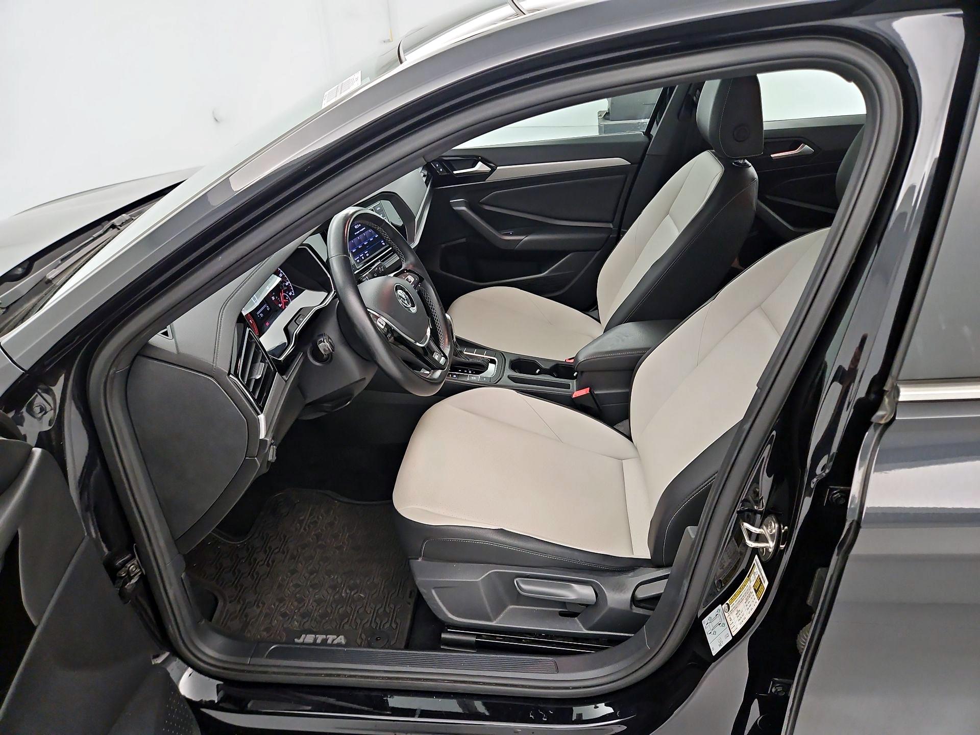 Thumbnail: 2019 Volkswagen Jetta - 11