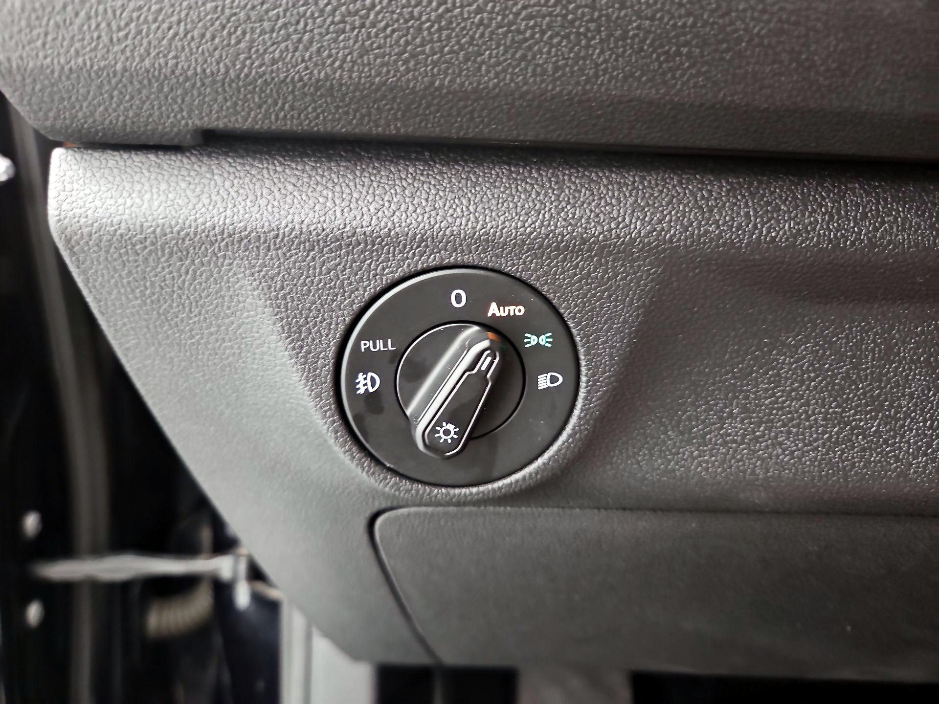 Thumbnail: 2019 Volkswagen Jetta - 13