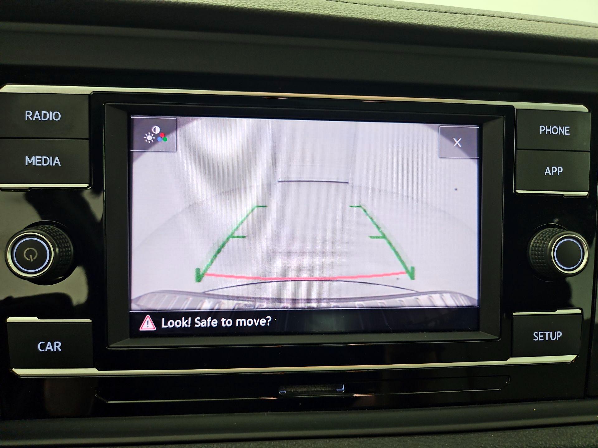 Thumbnail: 2019 Volkswagen Jetta - 14