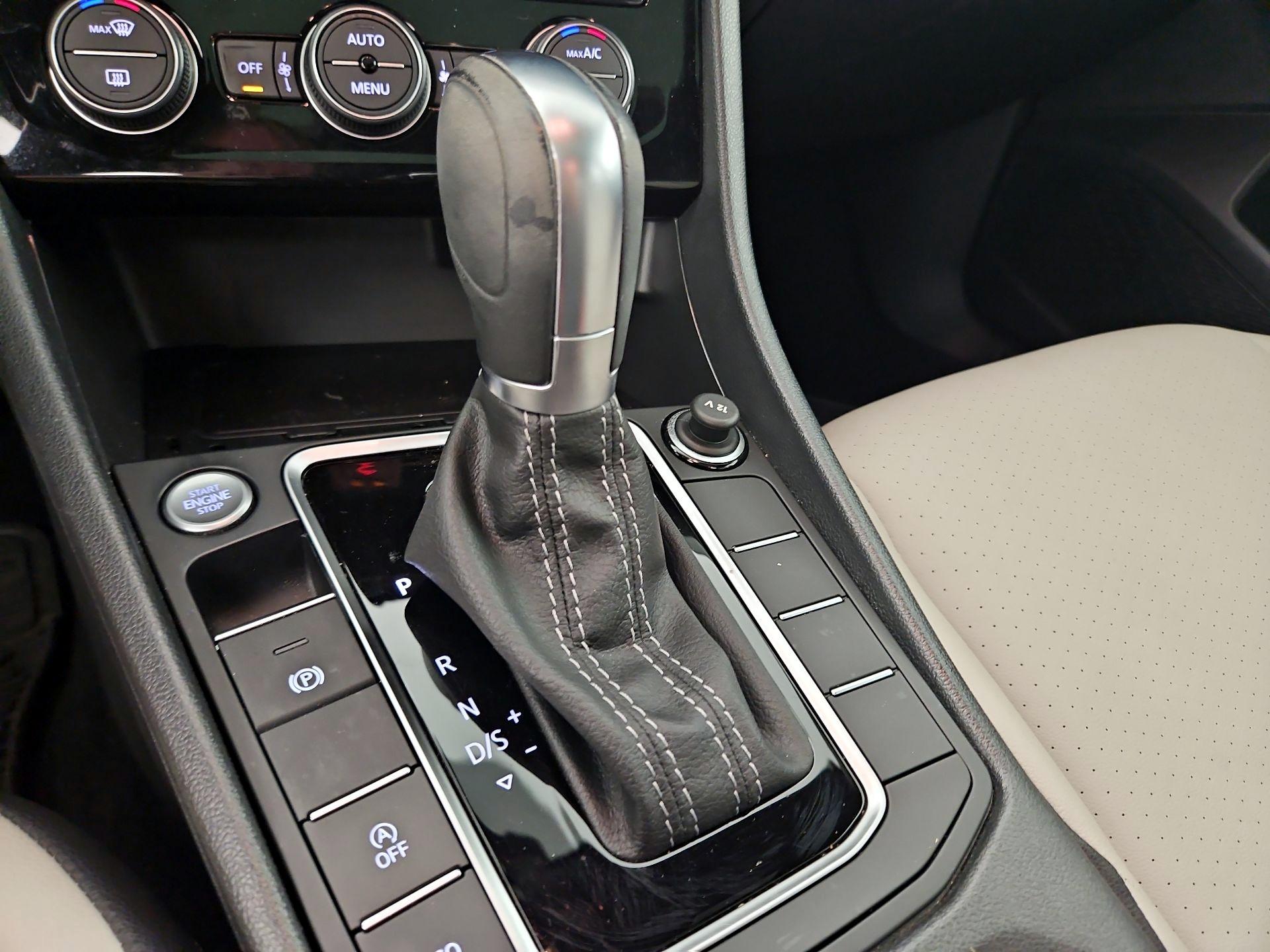 Thumbnail: 2019 Volkswagen Jetta - 17