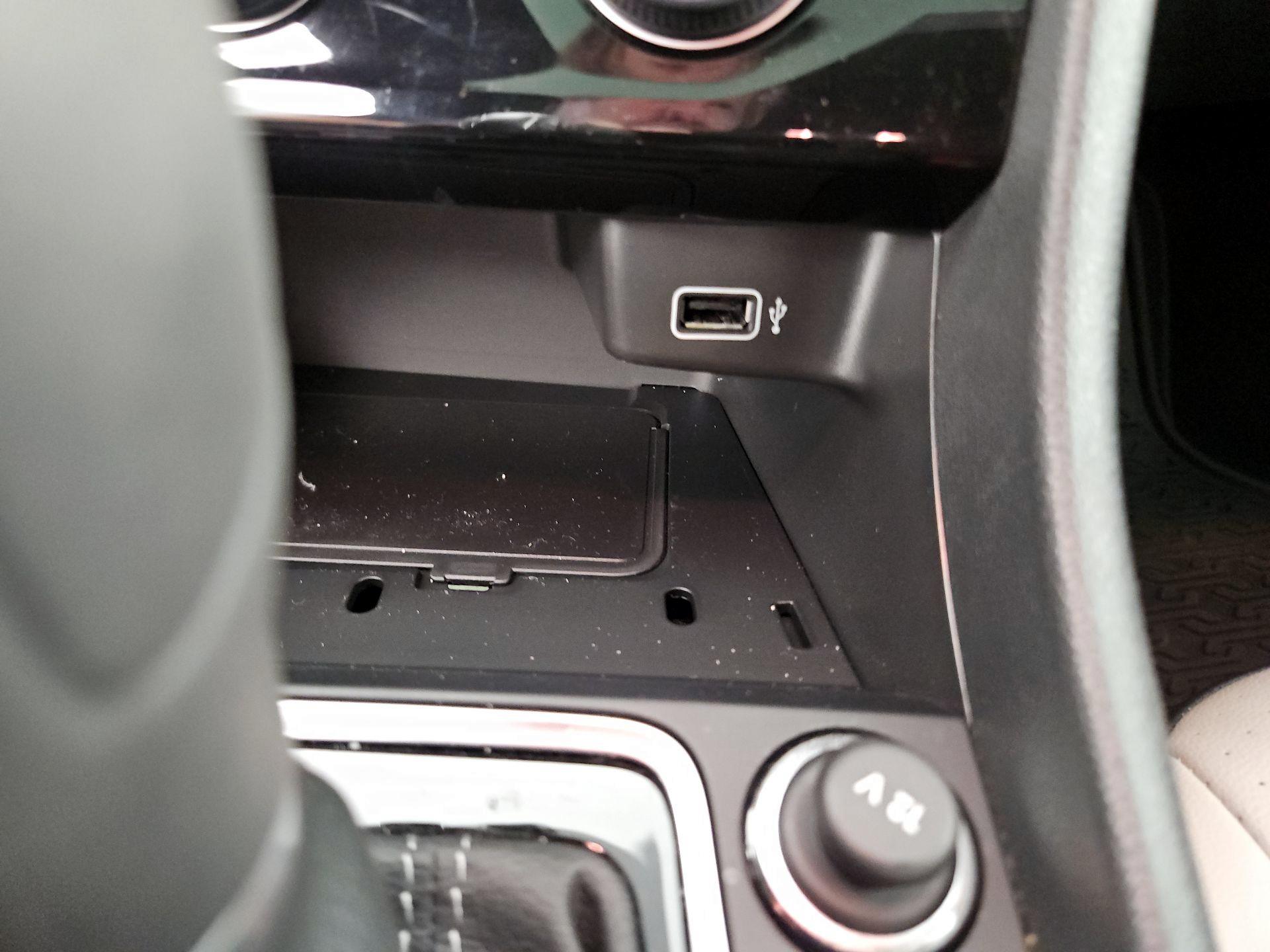 Thumbnail: 2019 Volkswagen Jetta - 18