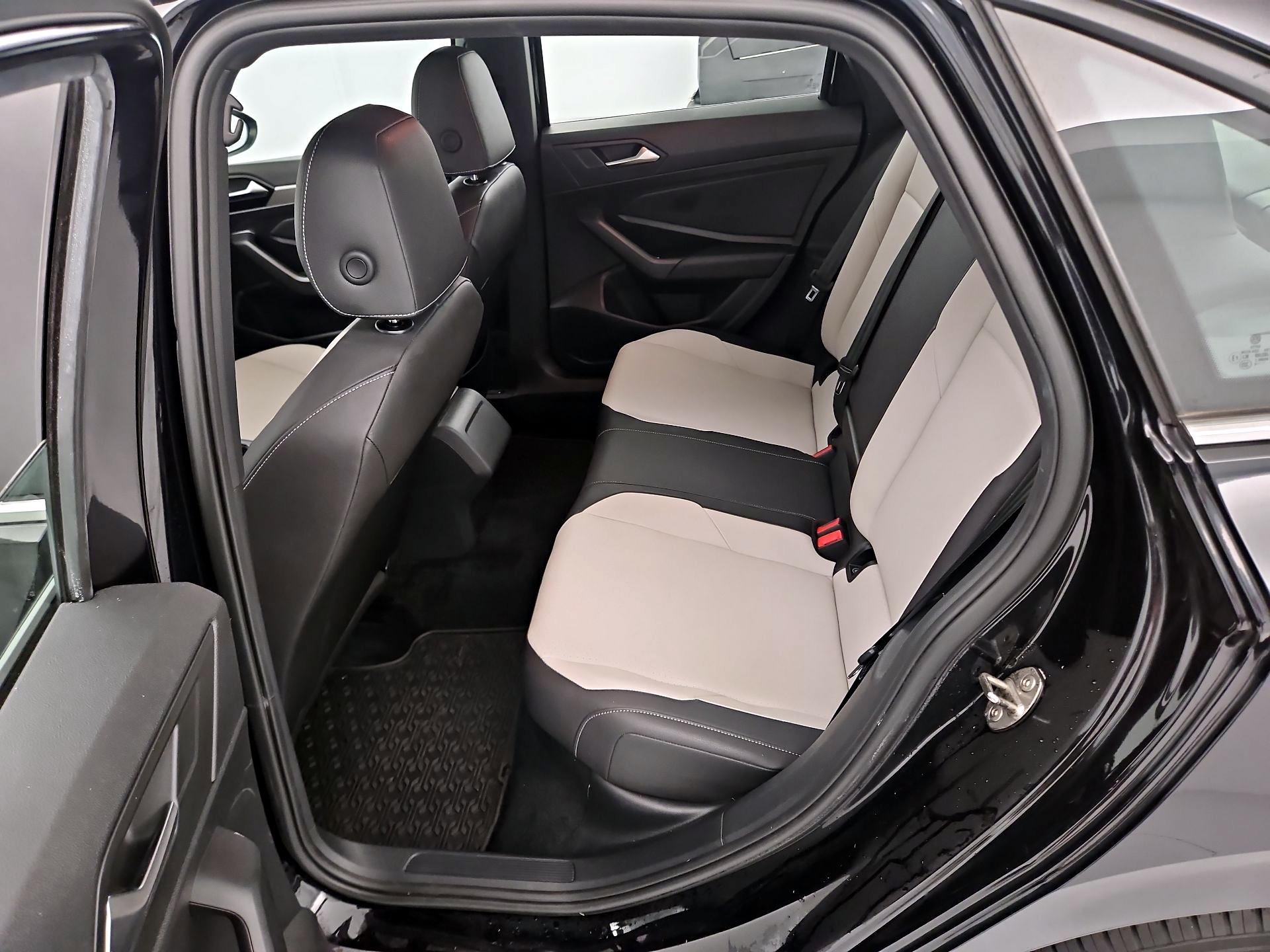 Thumbnail: 2019 Volkswagen Jetta - 20