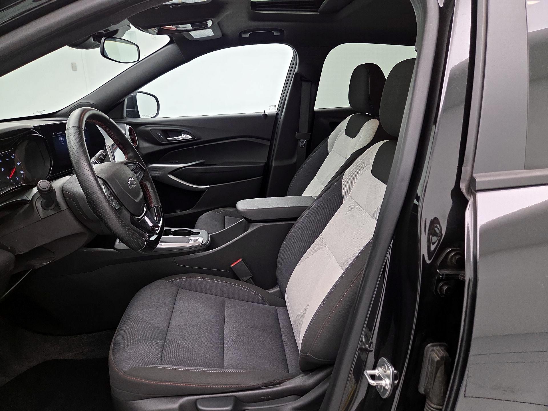 Thumbnail: 2025 Chevrolet Trax - 11