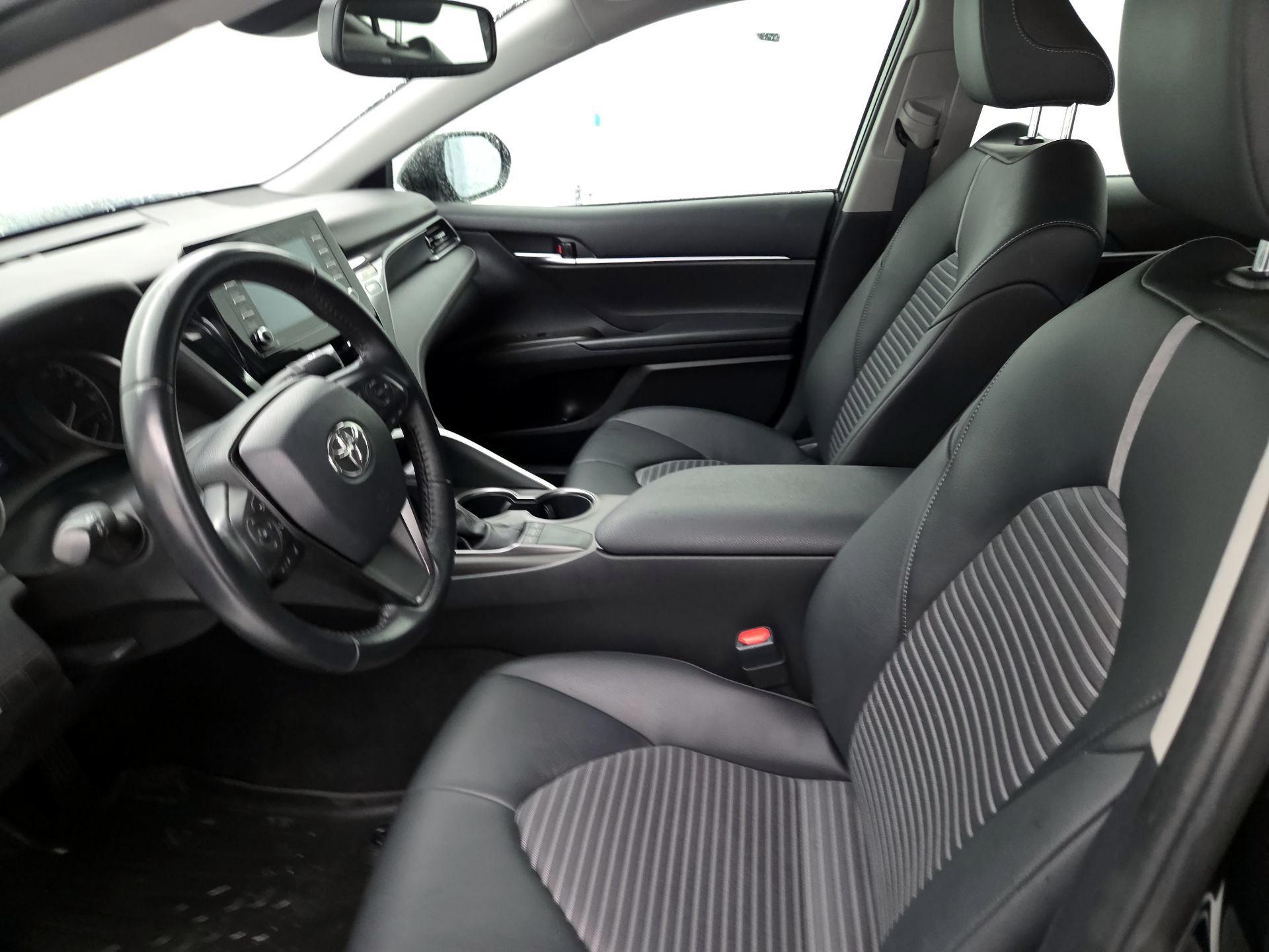 Thumbnail: 2022 Toyota Camry - 11