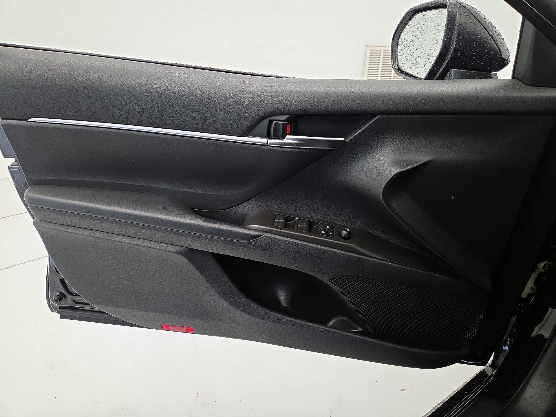 Thumbnail: 2022 Toyota Camry - 12