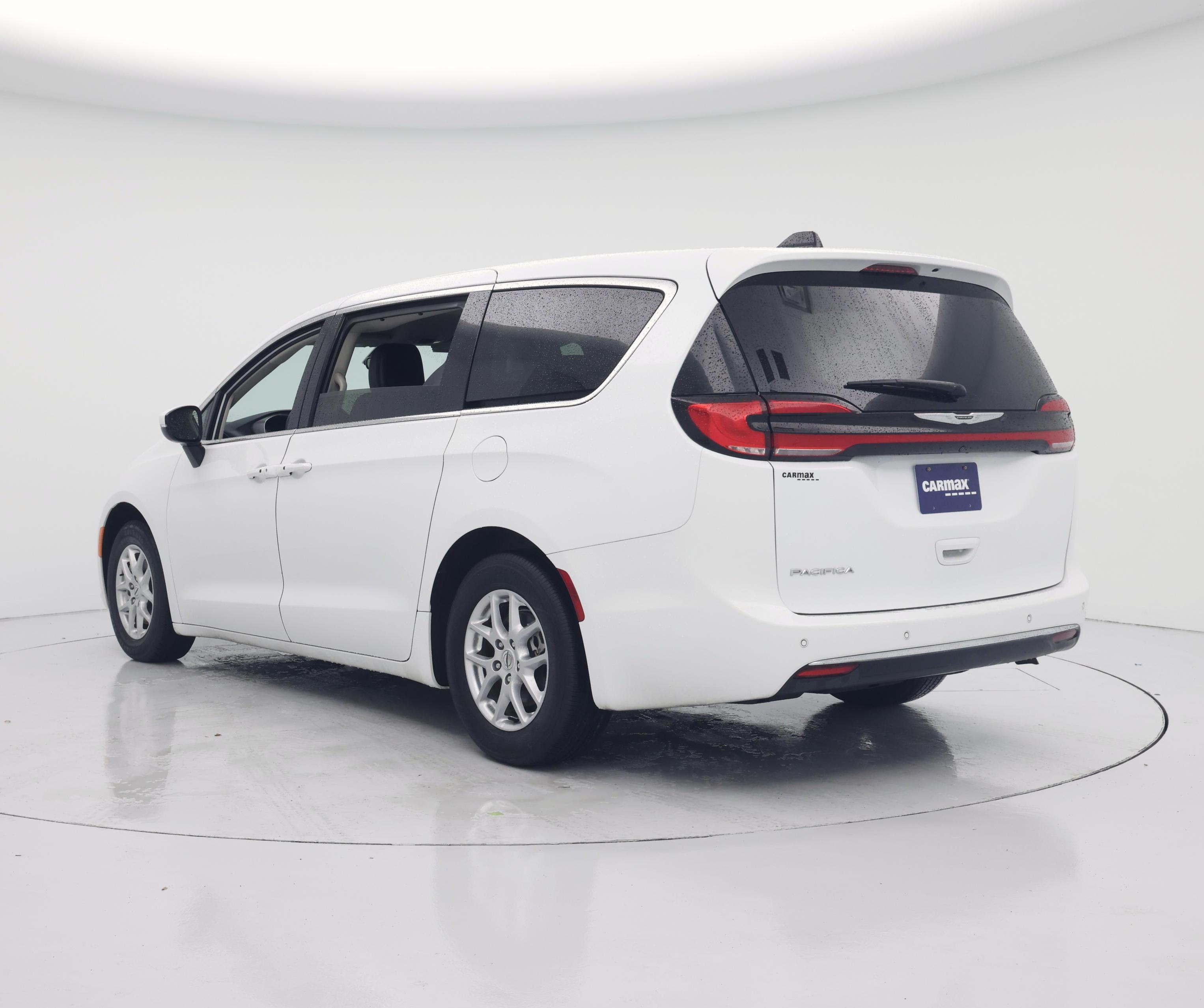 Thumbnail: 2023 Chrysler Pacifica - 2