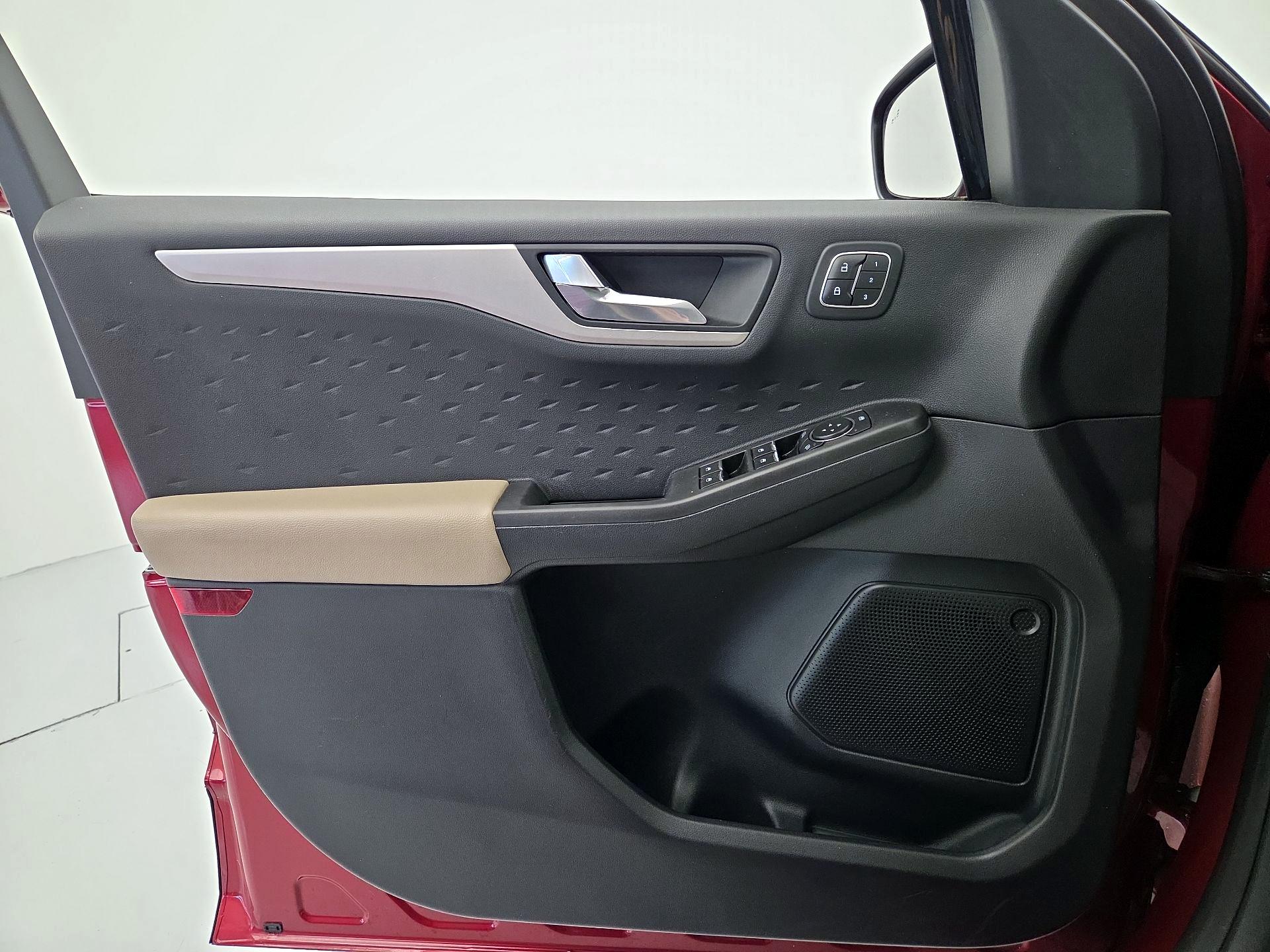 Thumbnail: 2020 Ford Escape - 12
