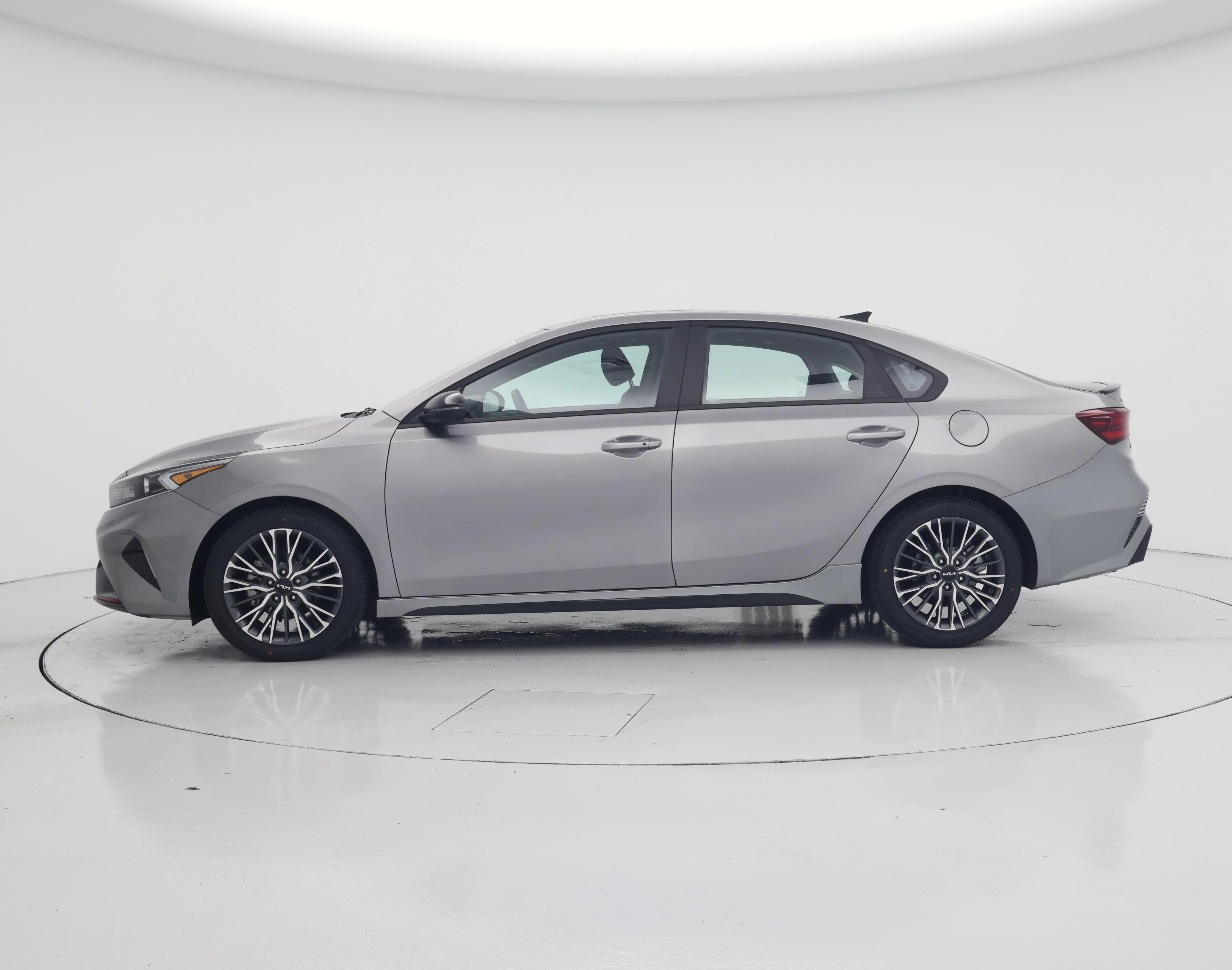 Thumbnail: 2024 Kia Forte - 3