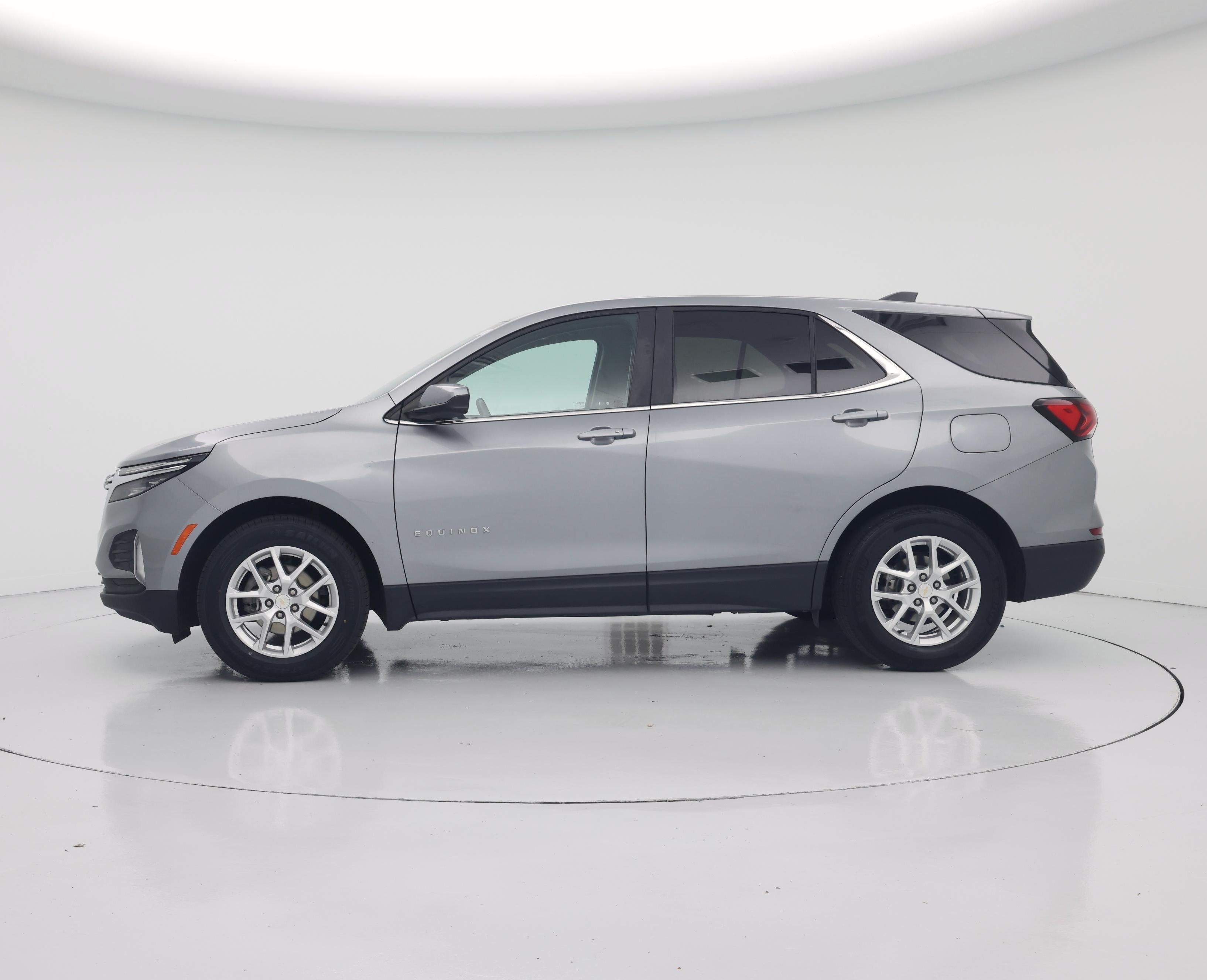 Thumbnail: 2023 Chevrolet Equinox - 3