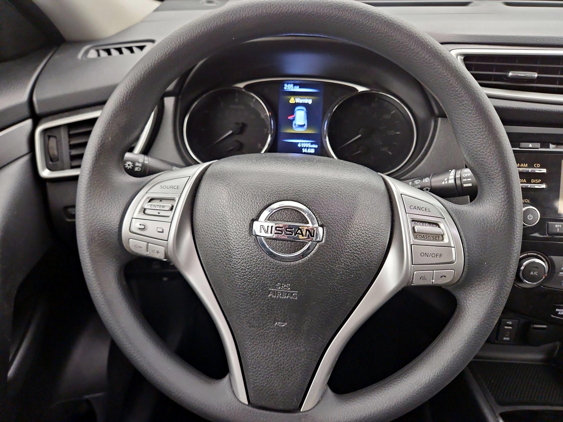 Thumbnail: 2015 Nissan Rogue - 10