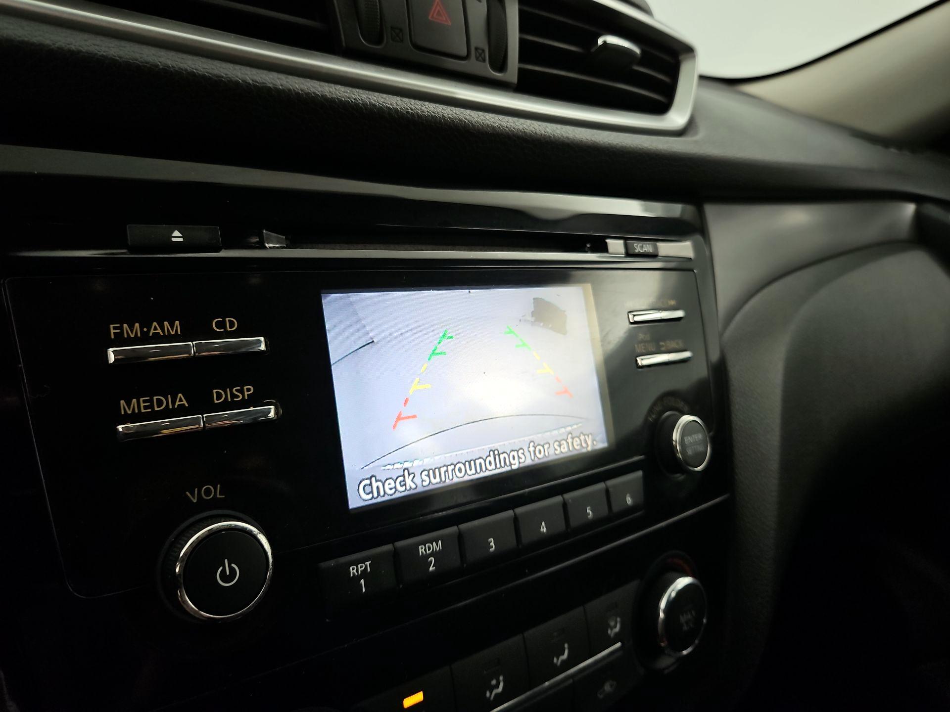Thumbnail: 2015 Nissan Rogue - 14