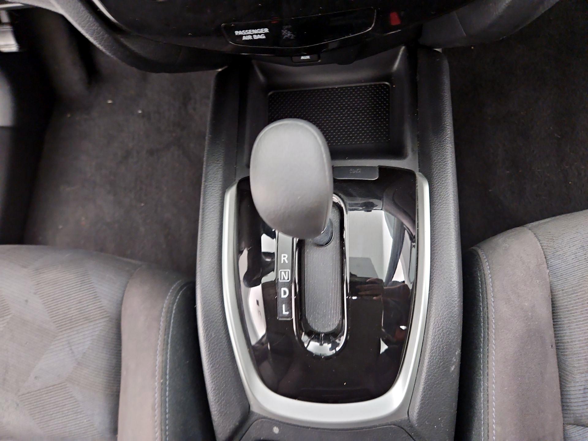 Thumbnail: 2015 Nissan Rogue - 17