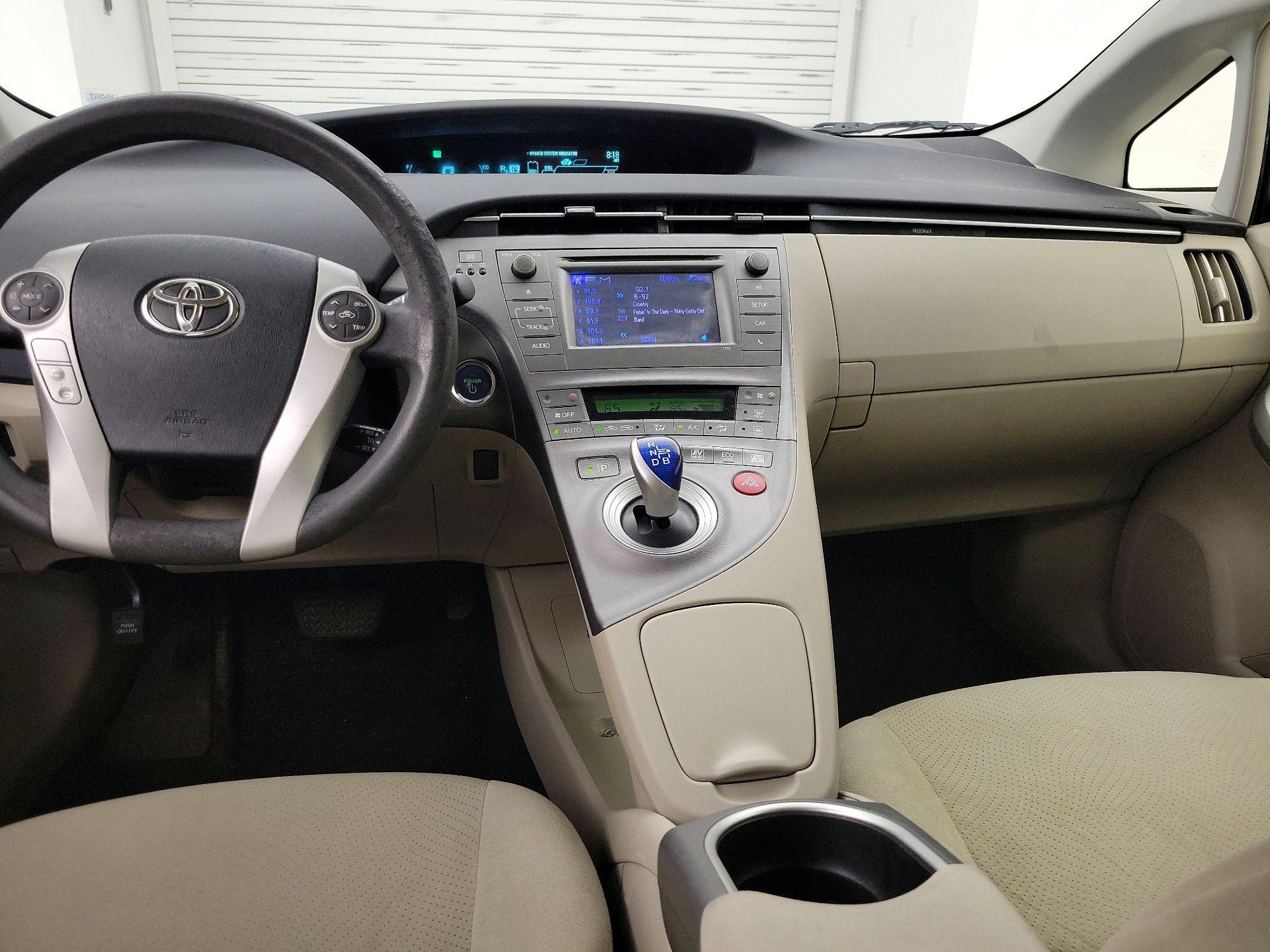 Thumbnail: 2014 Toyota Prius - 9