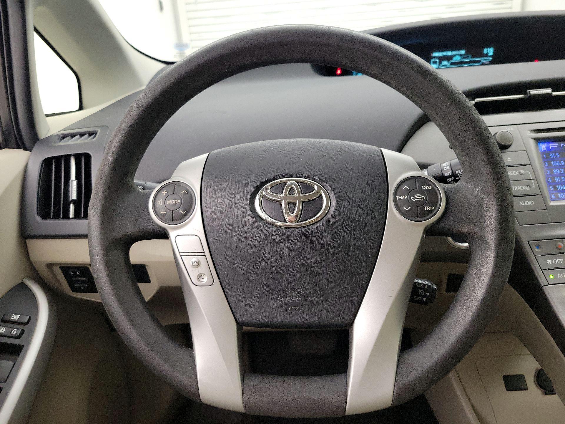 Thumbnail: 2014 Toyota Prius - 10