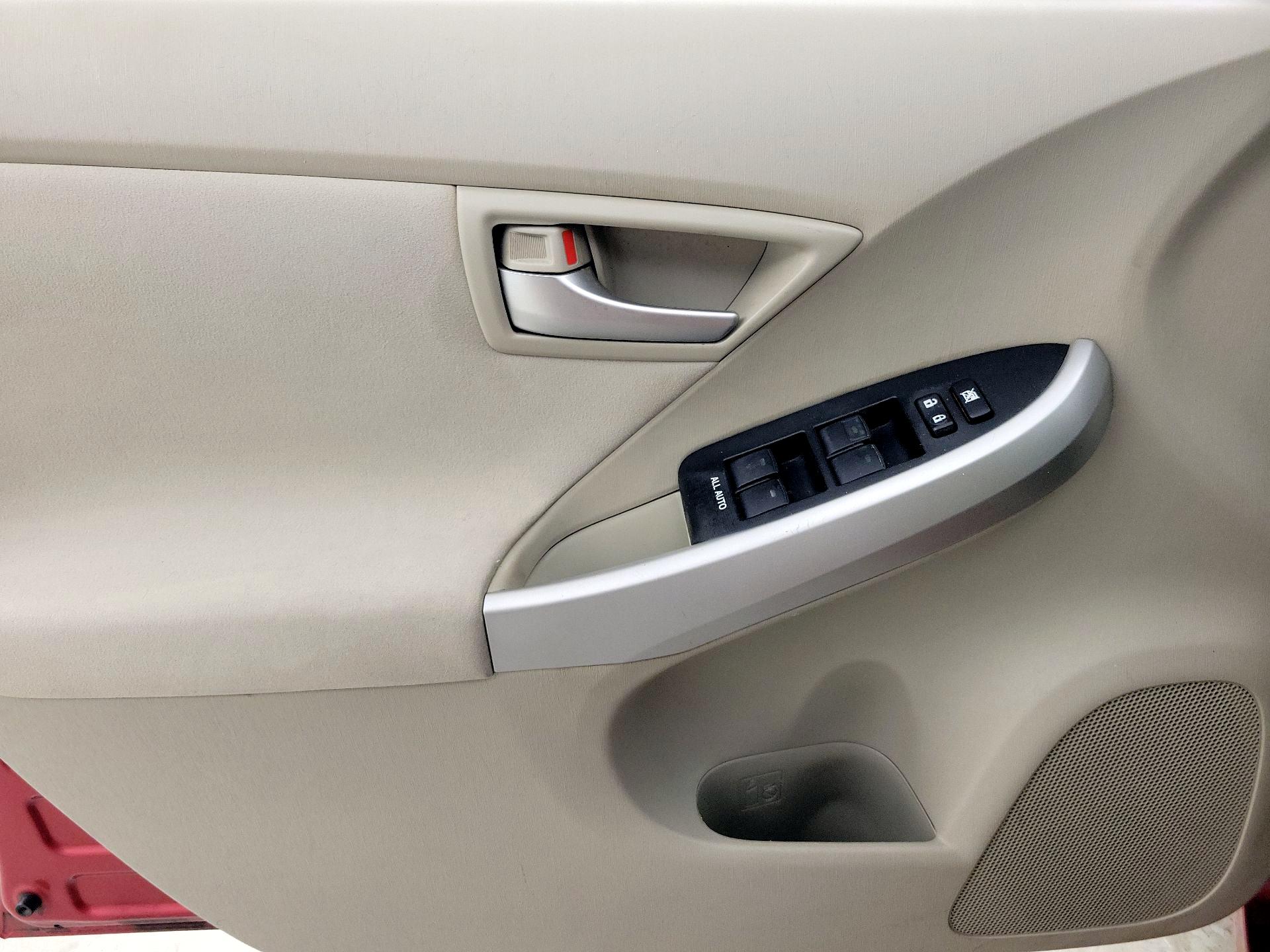 Thumbnail: 2014 Toyota Prius - 12