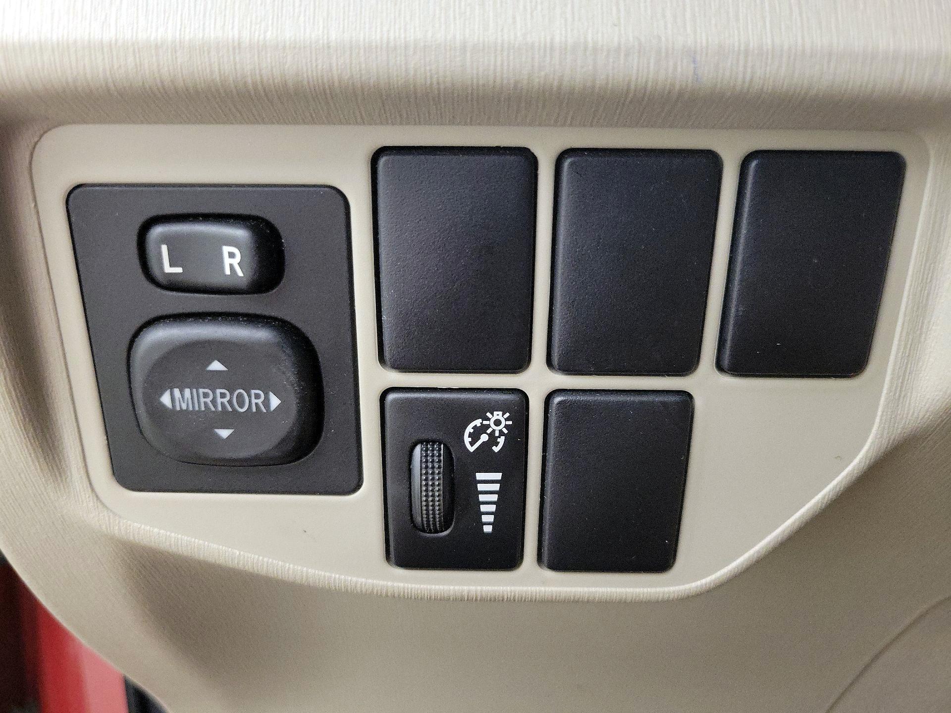 Thumbnail: 2014 Toyota Prius - 13