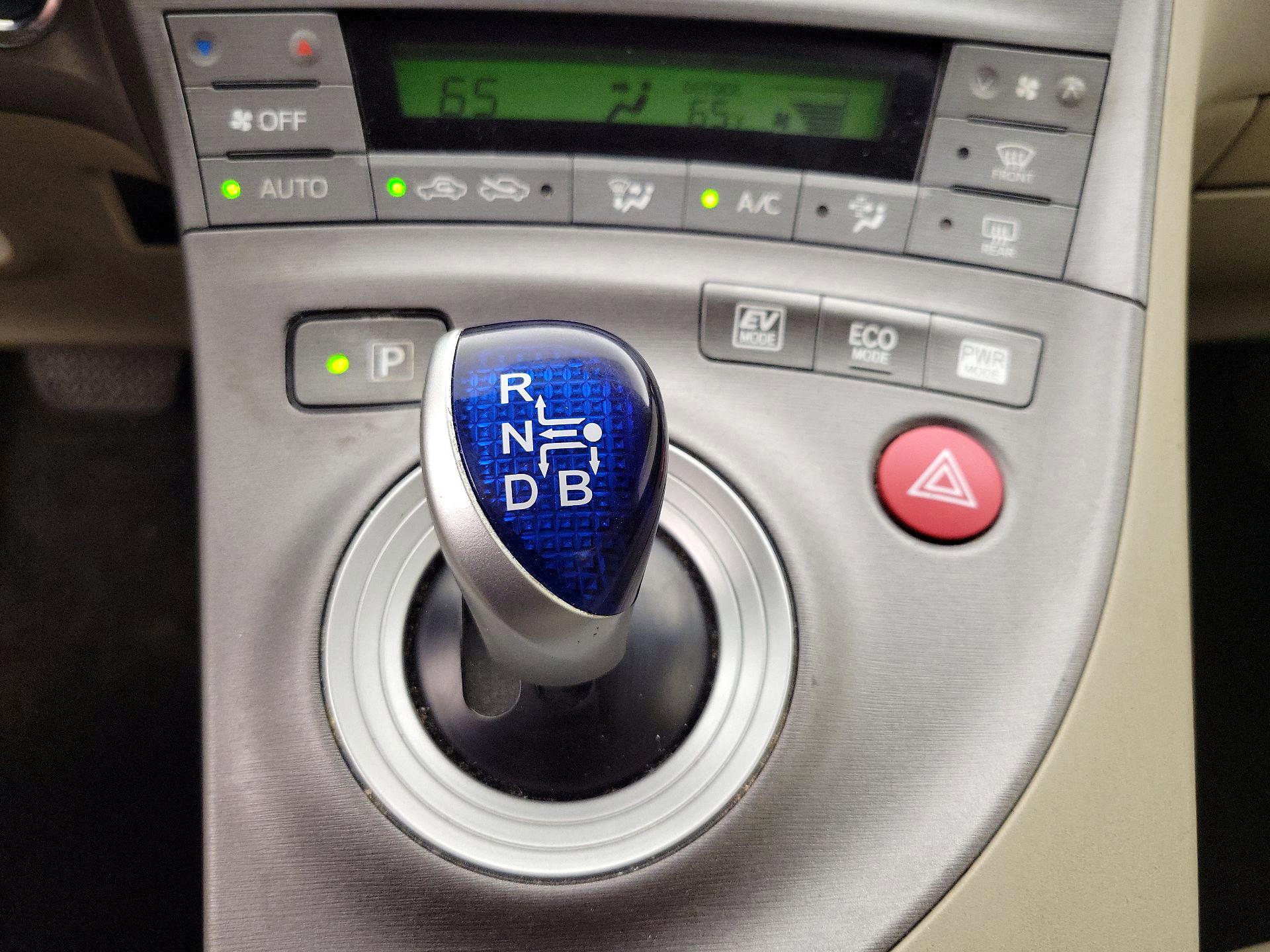 Thumbnail: 2014 Toyota Prius - 16
