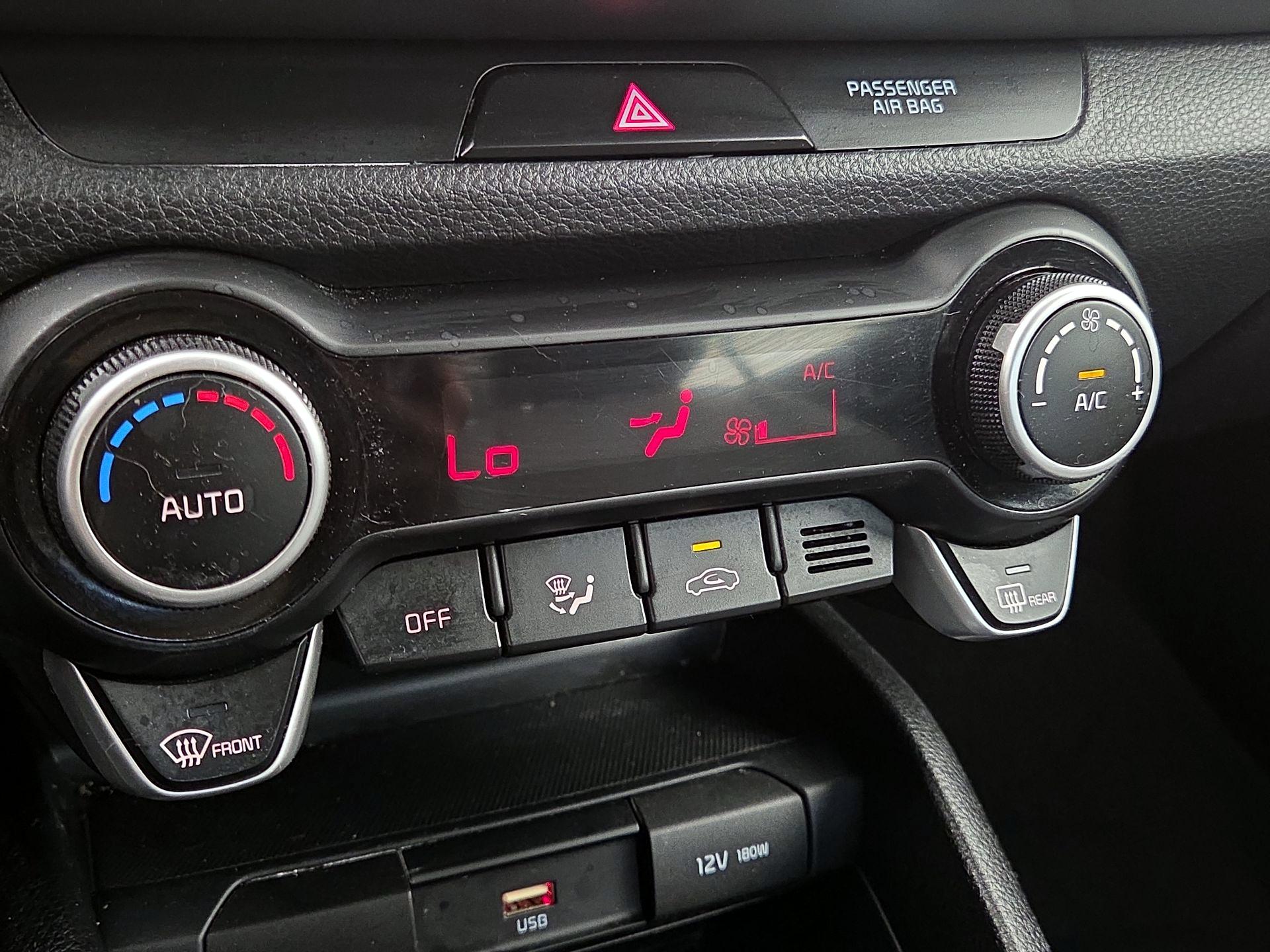 Thumbnail: 2022 Kia Rio - 16