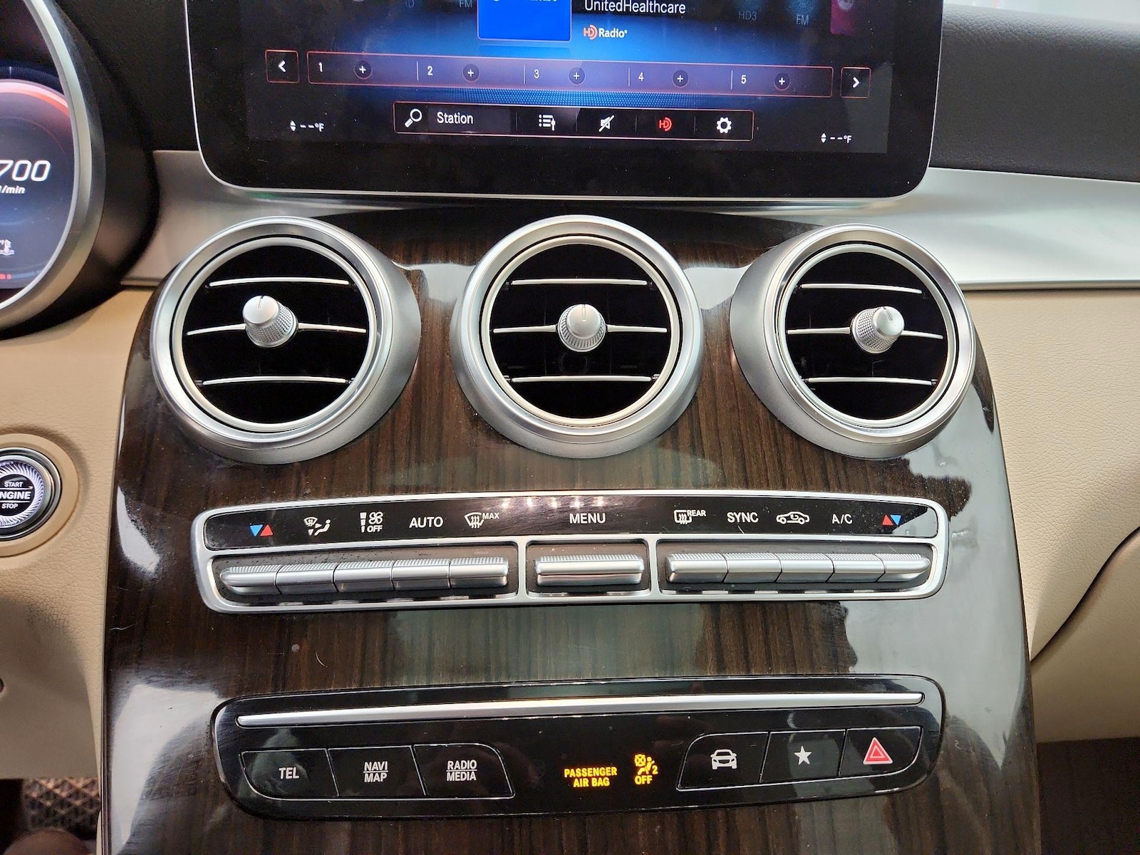 2021 Mercedes-Benz GLC GLC300 - Photo 17