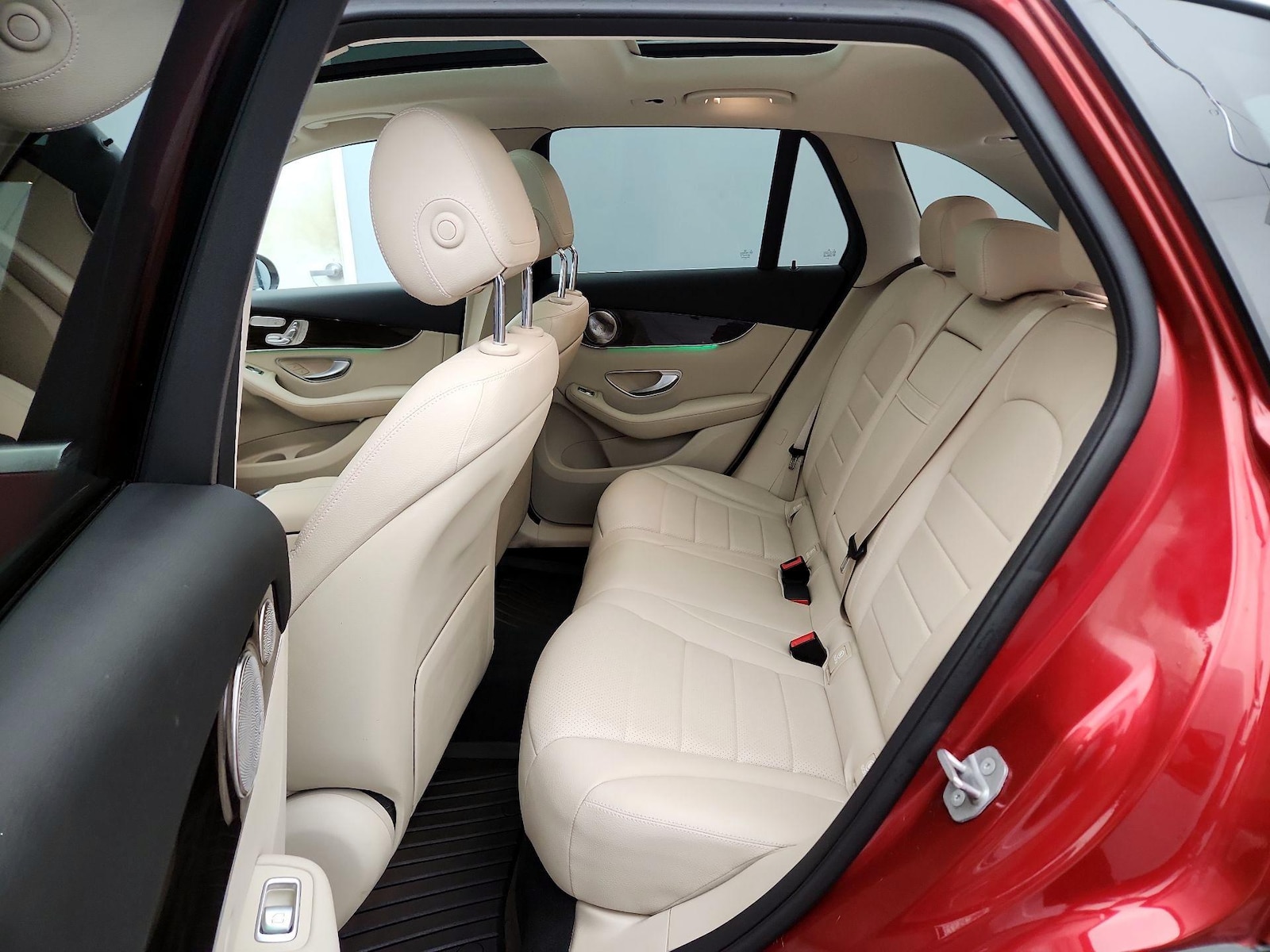 2021 Mercedes-Benz GLC GLC300 - Photo 21