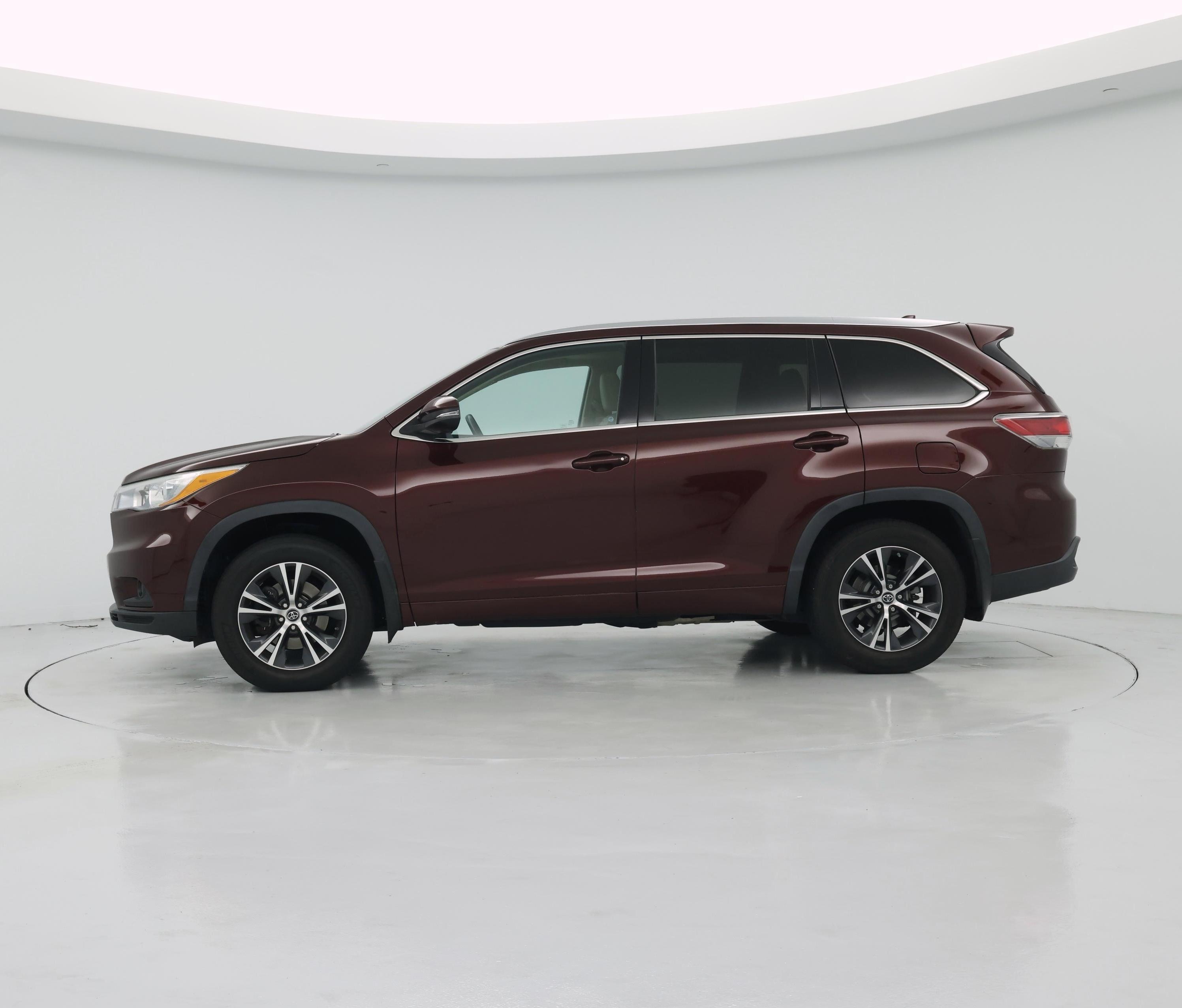 Thumbnail: 2016 Toyota Highlander - 3