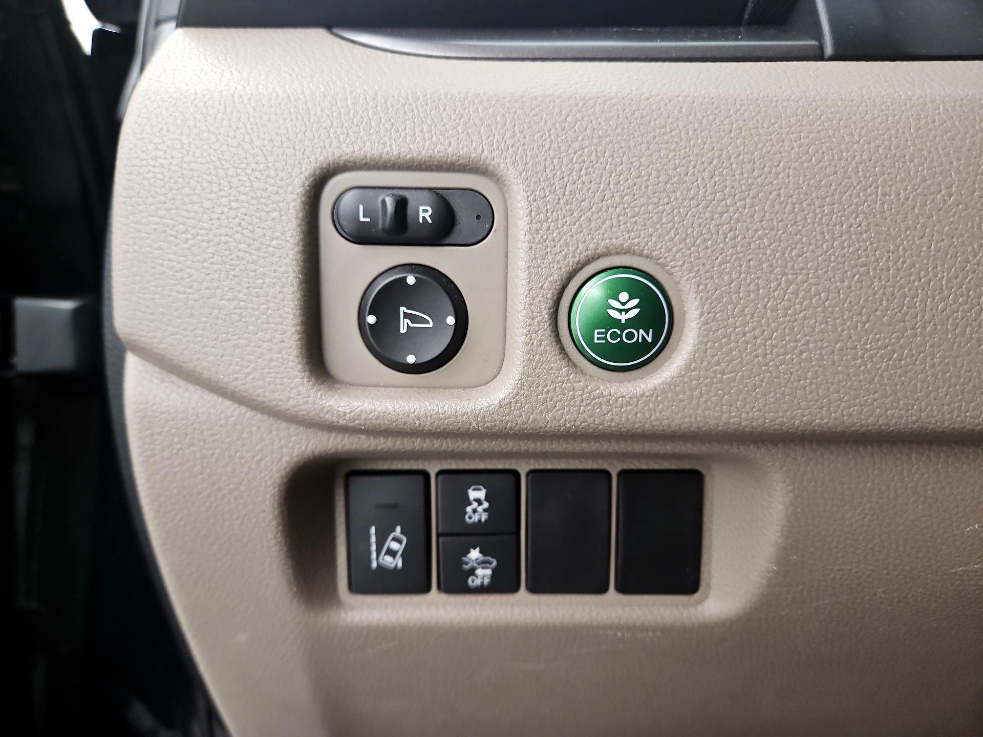 Thumbnail: 2016 Honda Pilot - 13