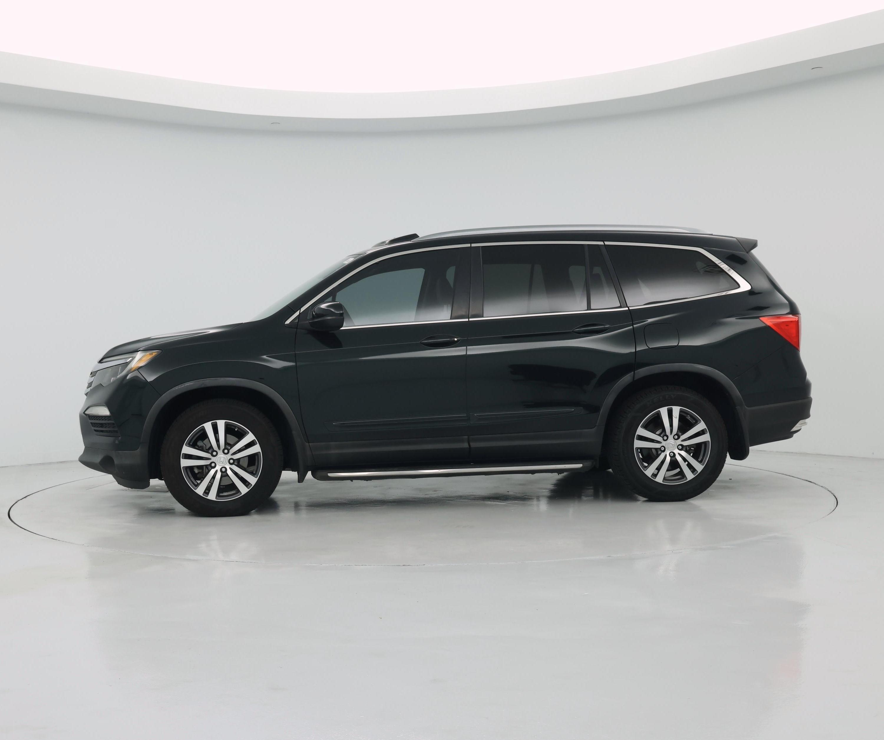 Thumbnail: 2016 Honda Pilot - 3