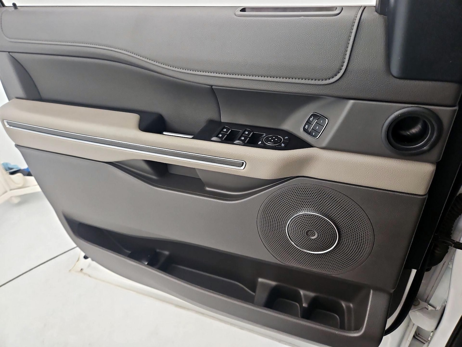 2020 Ford Expedition XLT - Photo 13