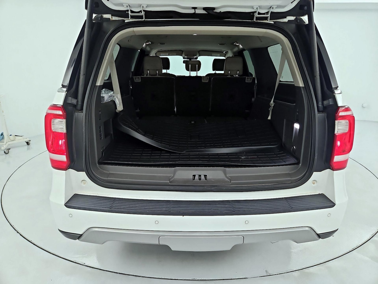 2020 Ford Expedition XLT - Photo 24