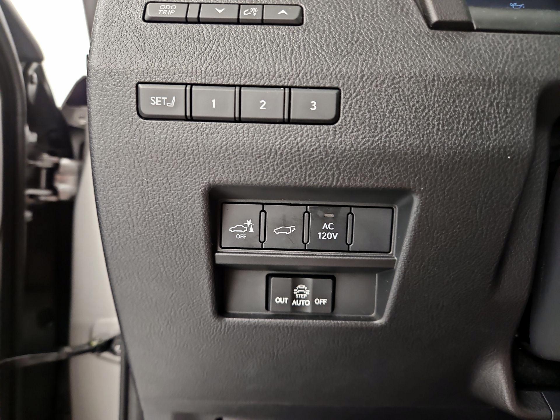 Thumbnail: 2024 Lexus GX - 13